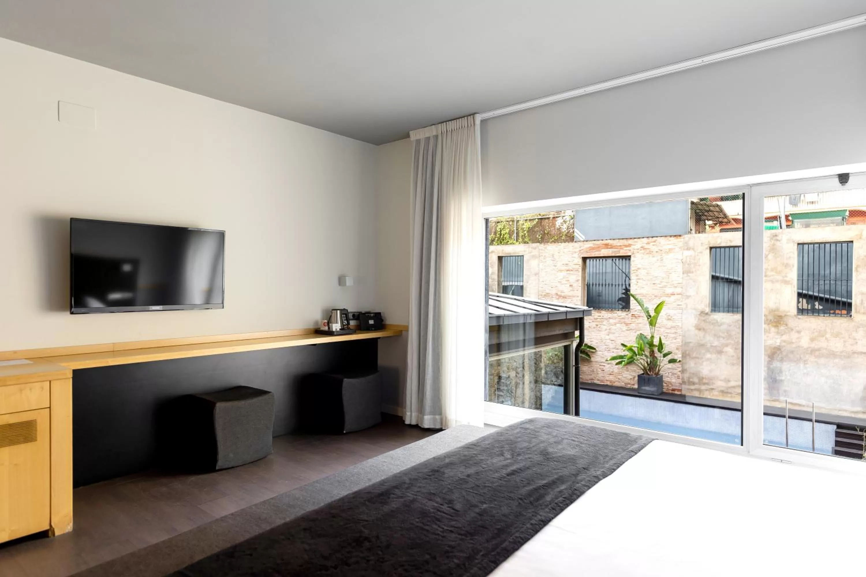 Photo of the whole room, Bed in Onix Liceo