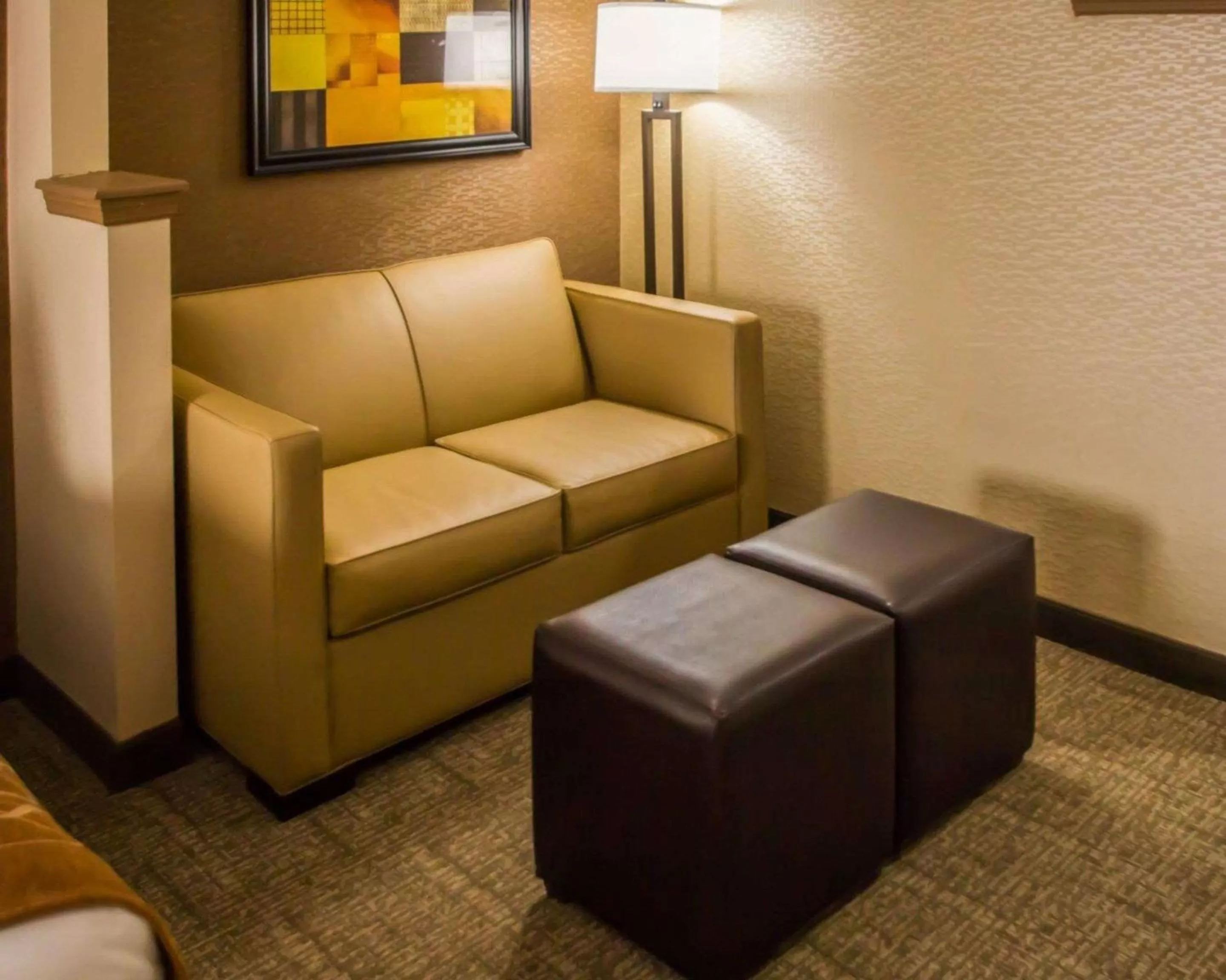 Photo of the whole room in Quality Suites NYC Gateway