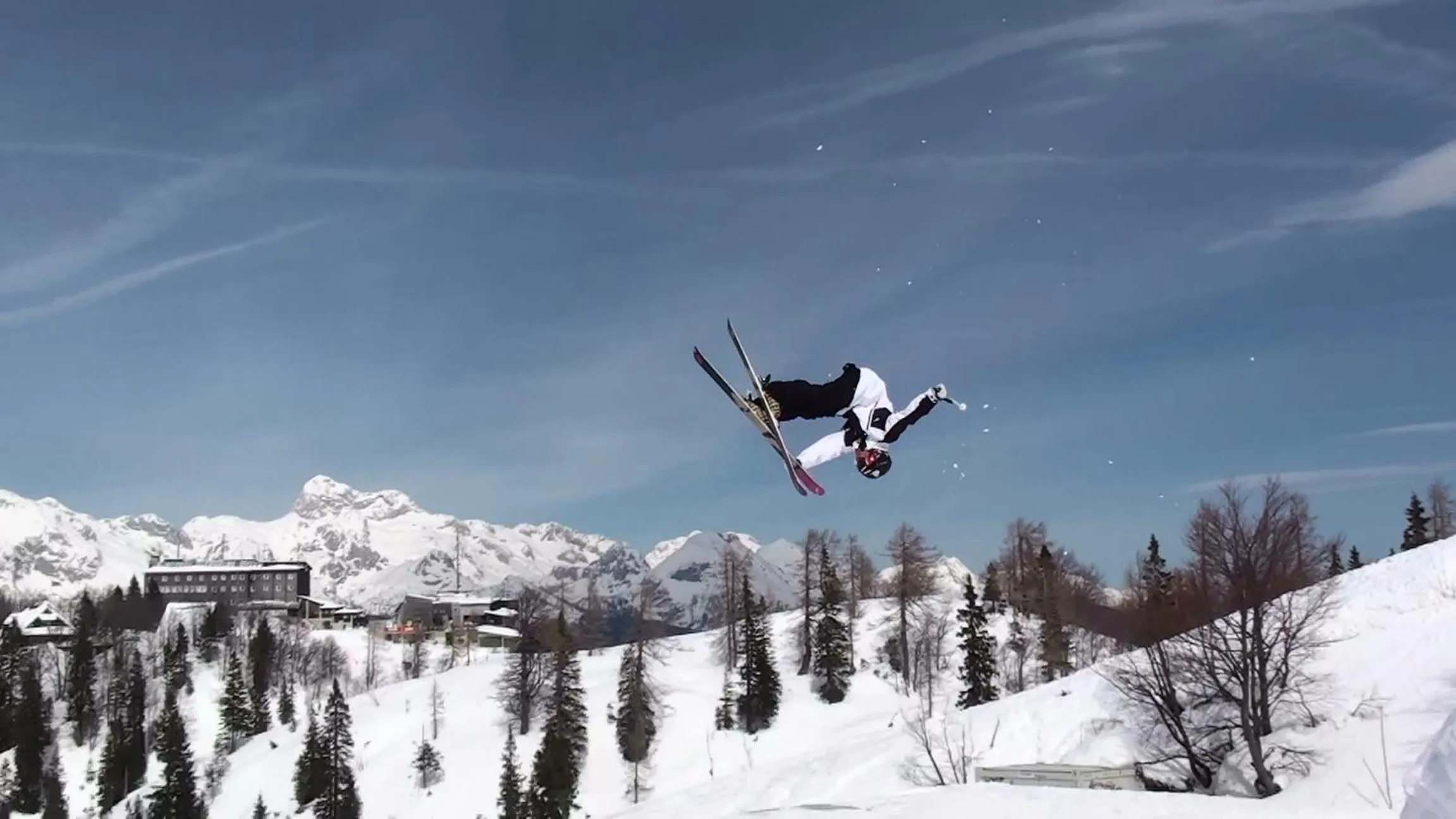 Skiing in Hotel Jezero