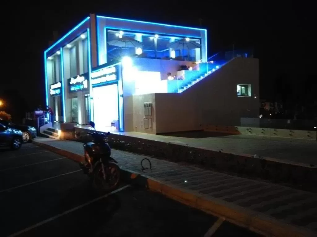 Restaurant/places to eat in Studio avec piscine à Mirador cabo négro