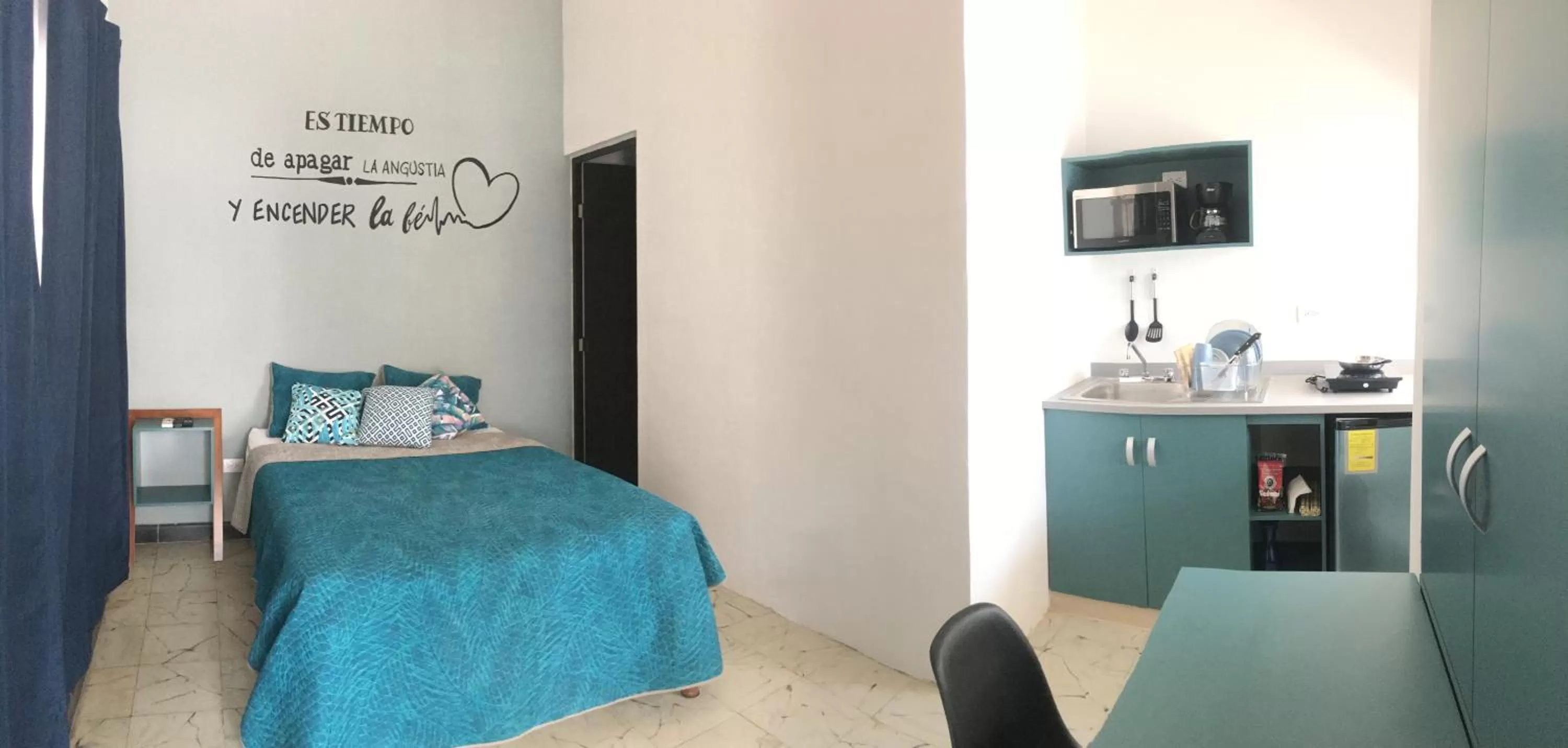 Photo of the whole room, Bed in Suites del Sureste - Mérida
