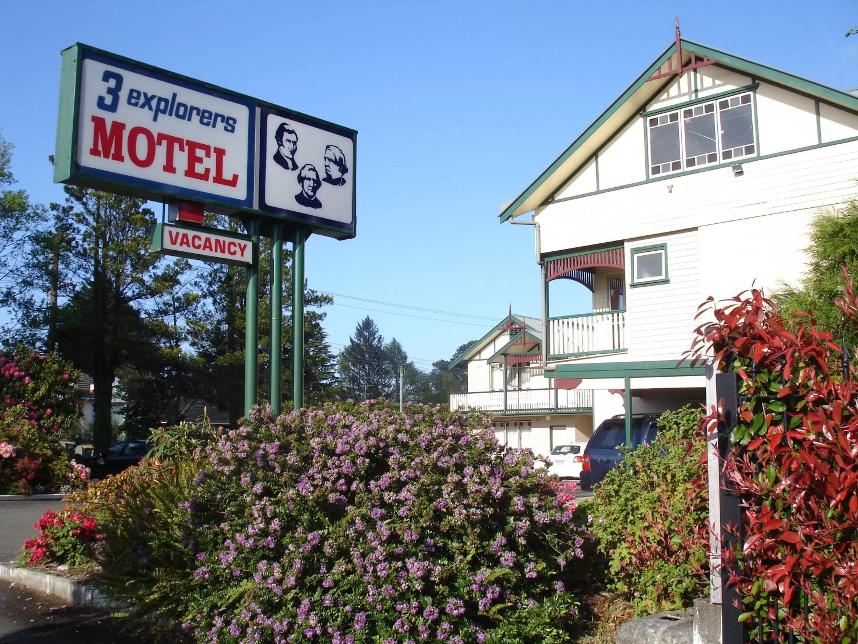 Property building in Three Explorers Motel