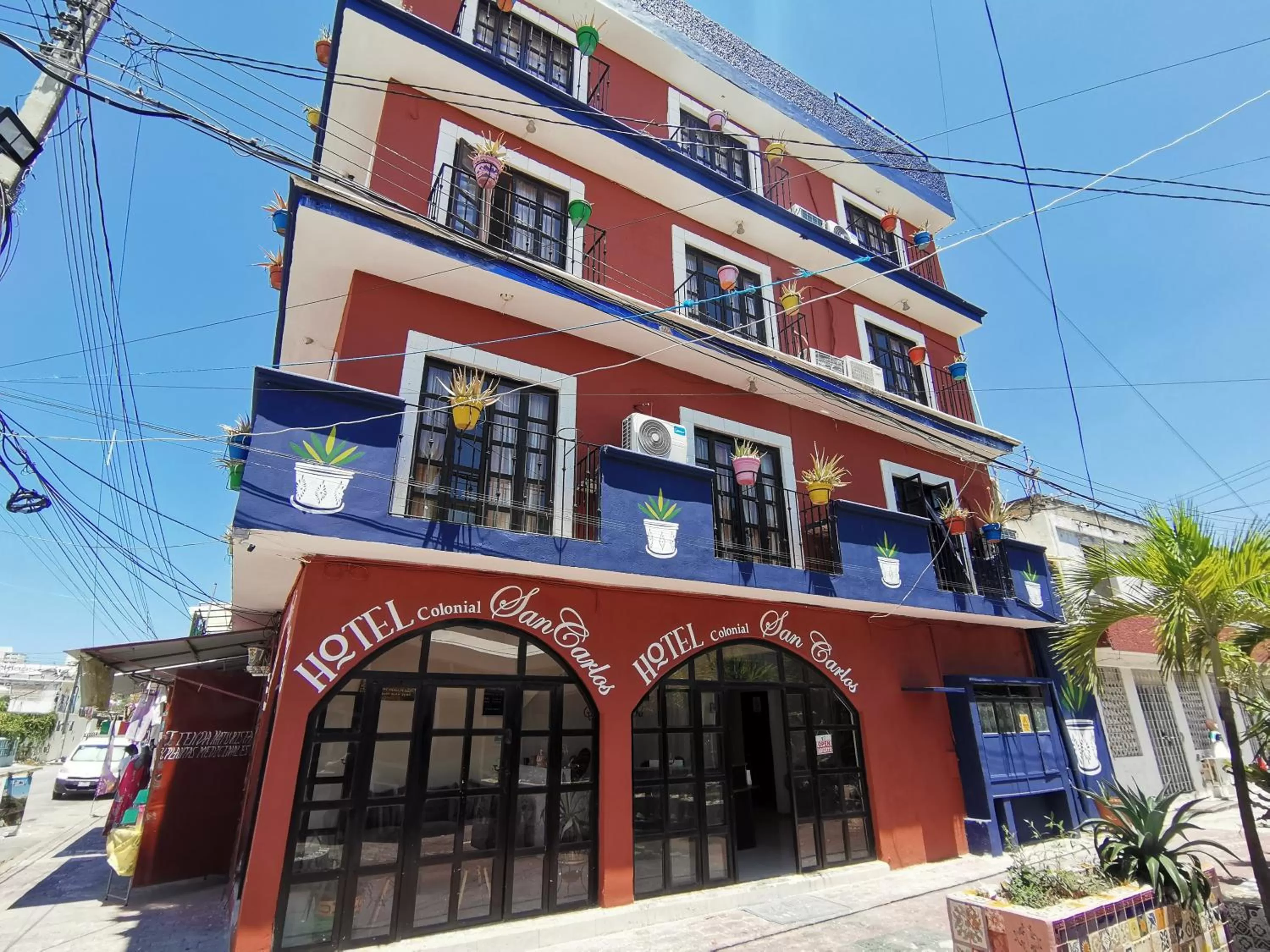 Property Building in Hotel Colonial San Carlos