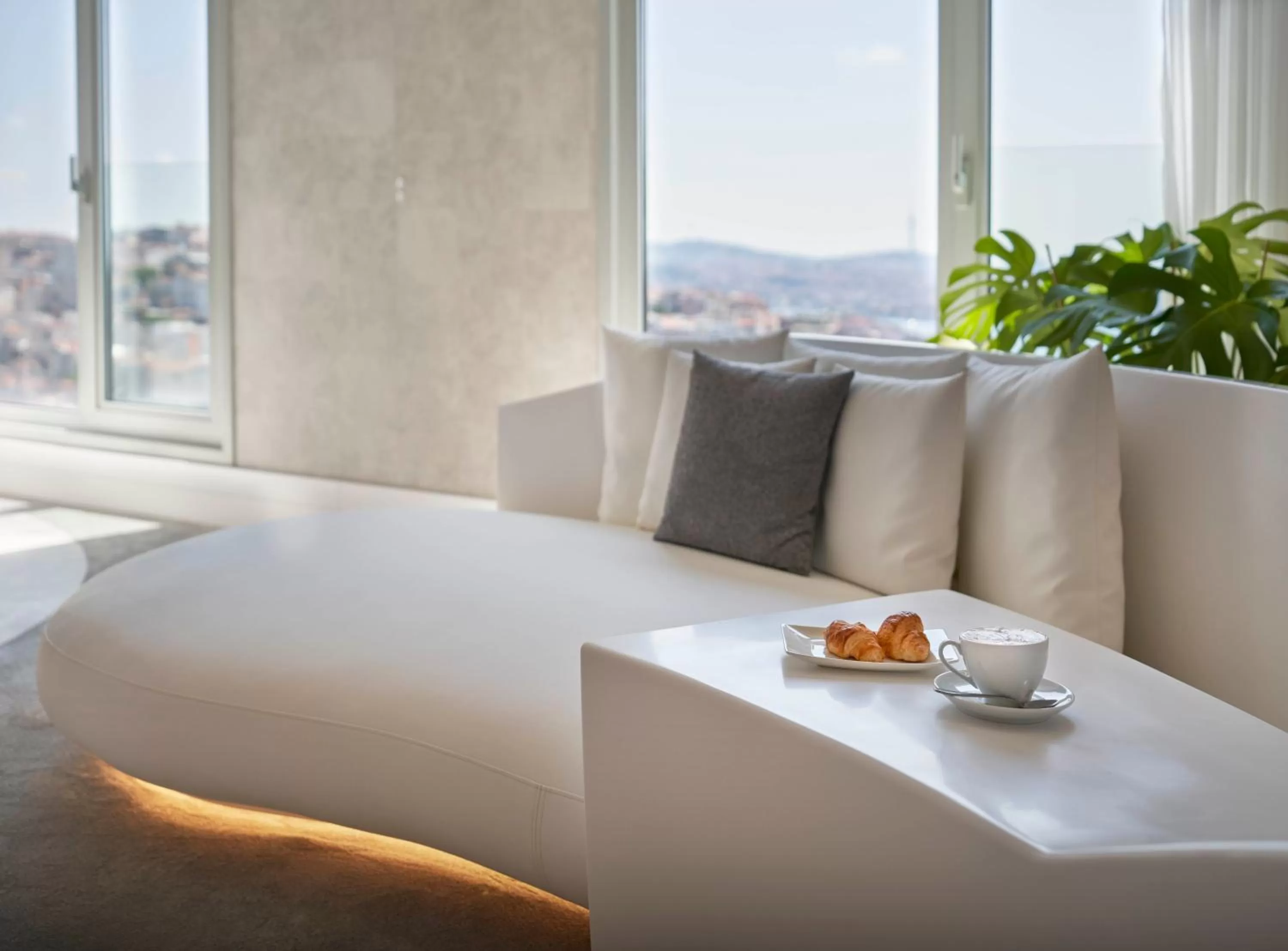 Photo of the whole room in Richmond Istanbul