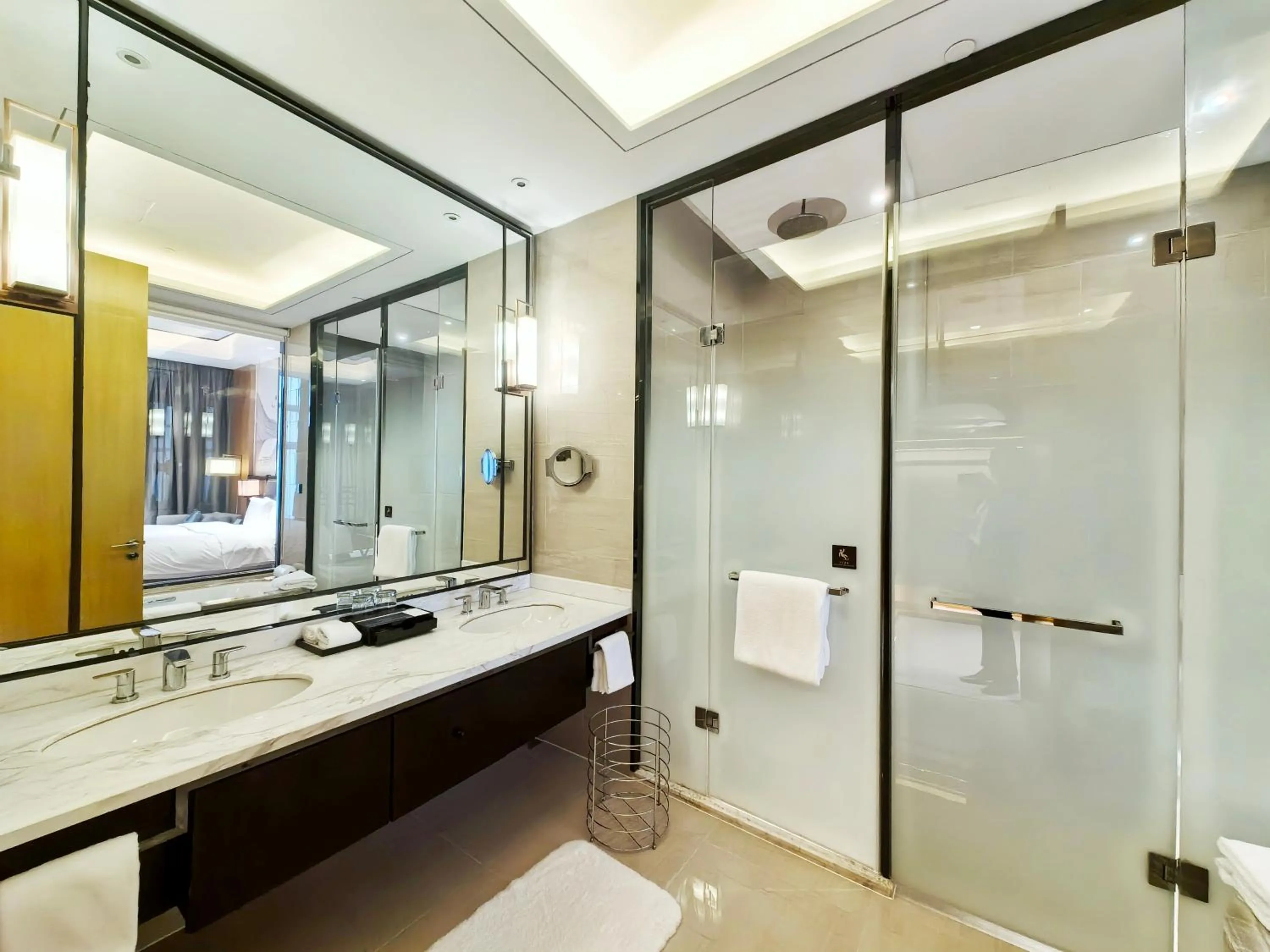 Bathroom in DoubleTree By Hilton Ningbo Beilun