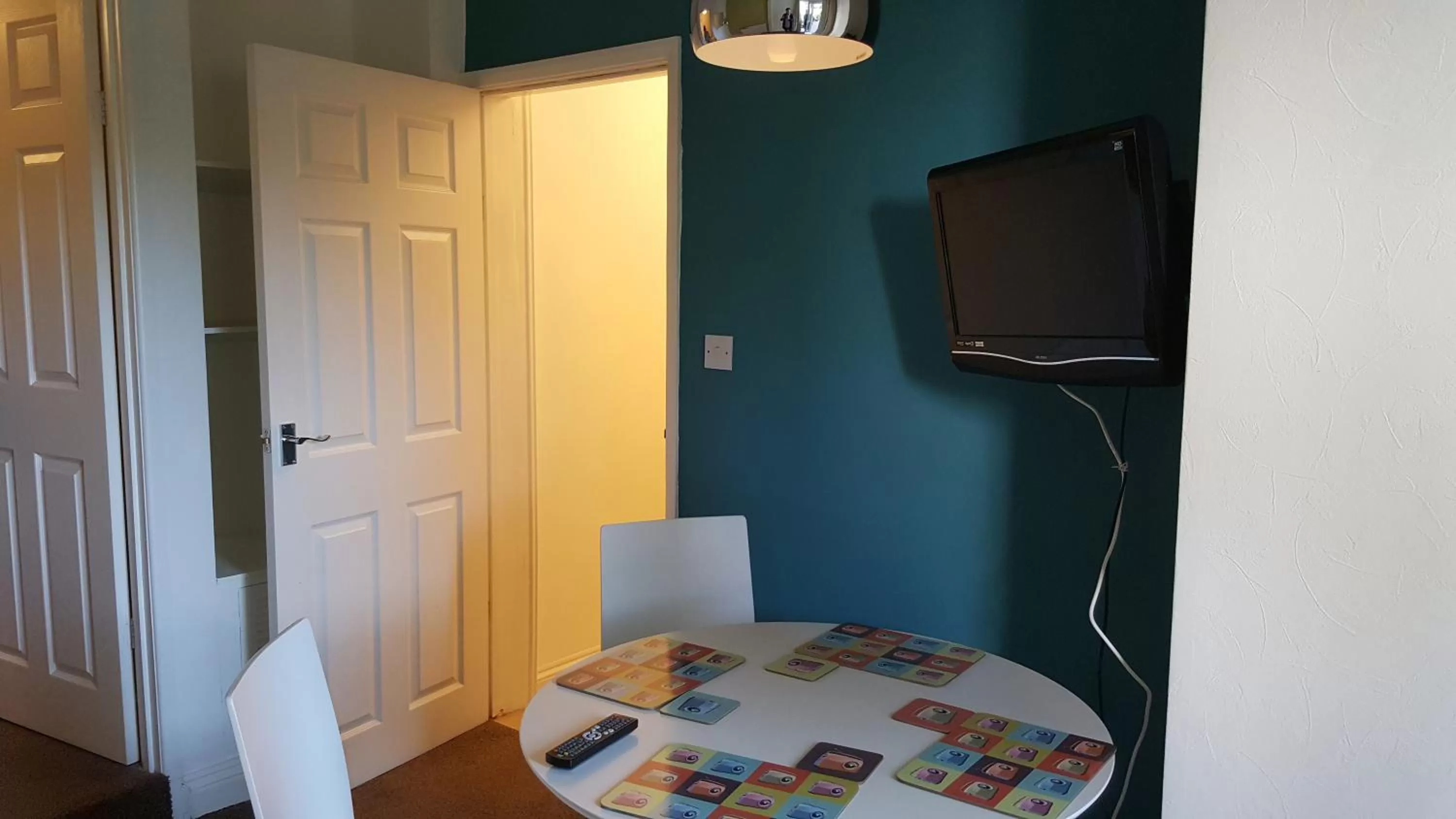 Dining area in The Devon Court