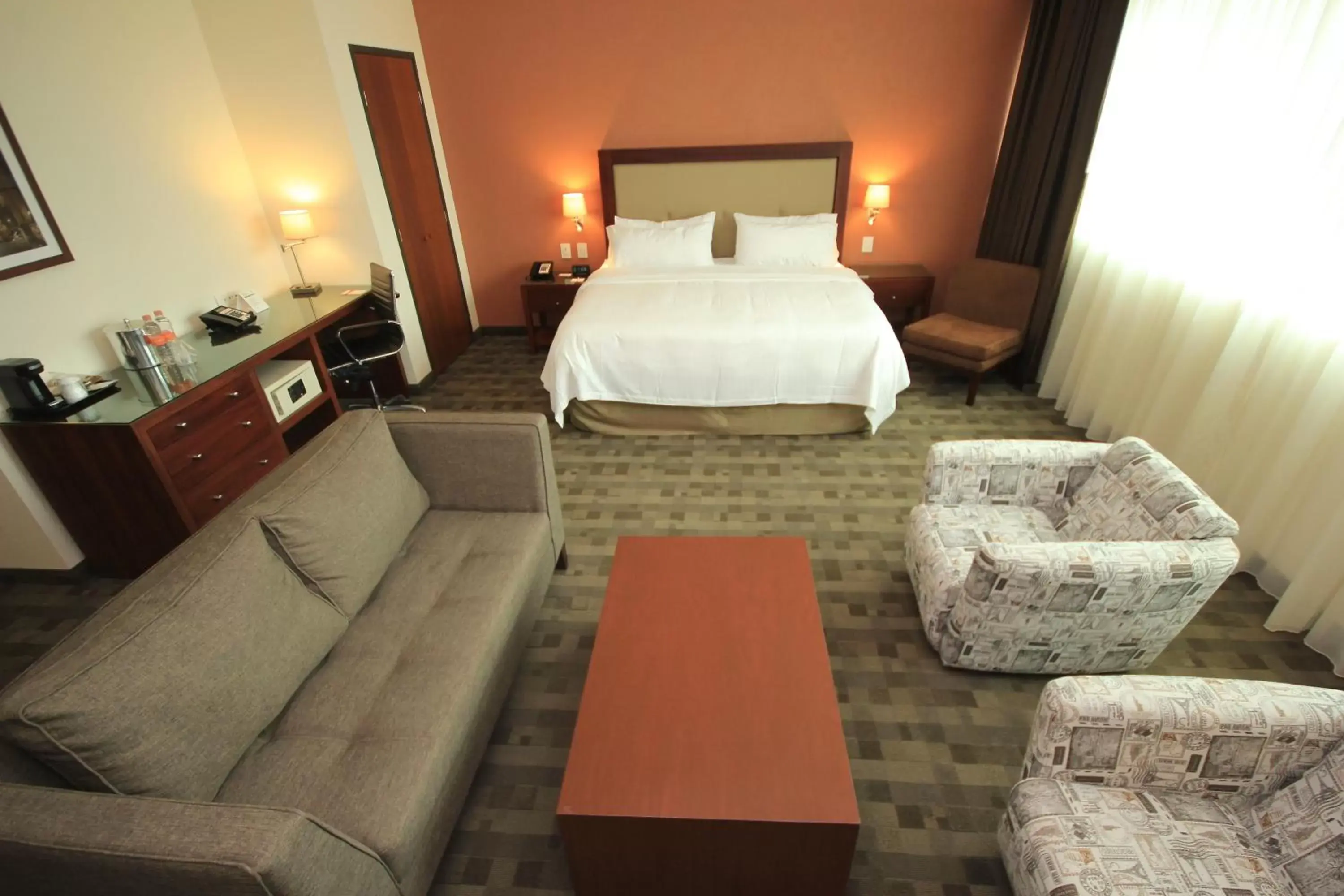 King Suite in Holiday Inn & Suites Plaza Mayor by IHG King Suite in Holiday Inn & Suites Plaza Mayor by IHG