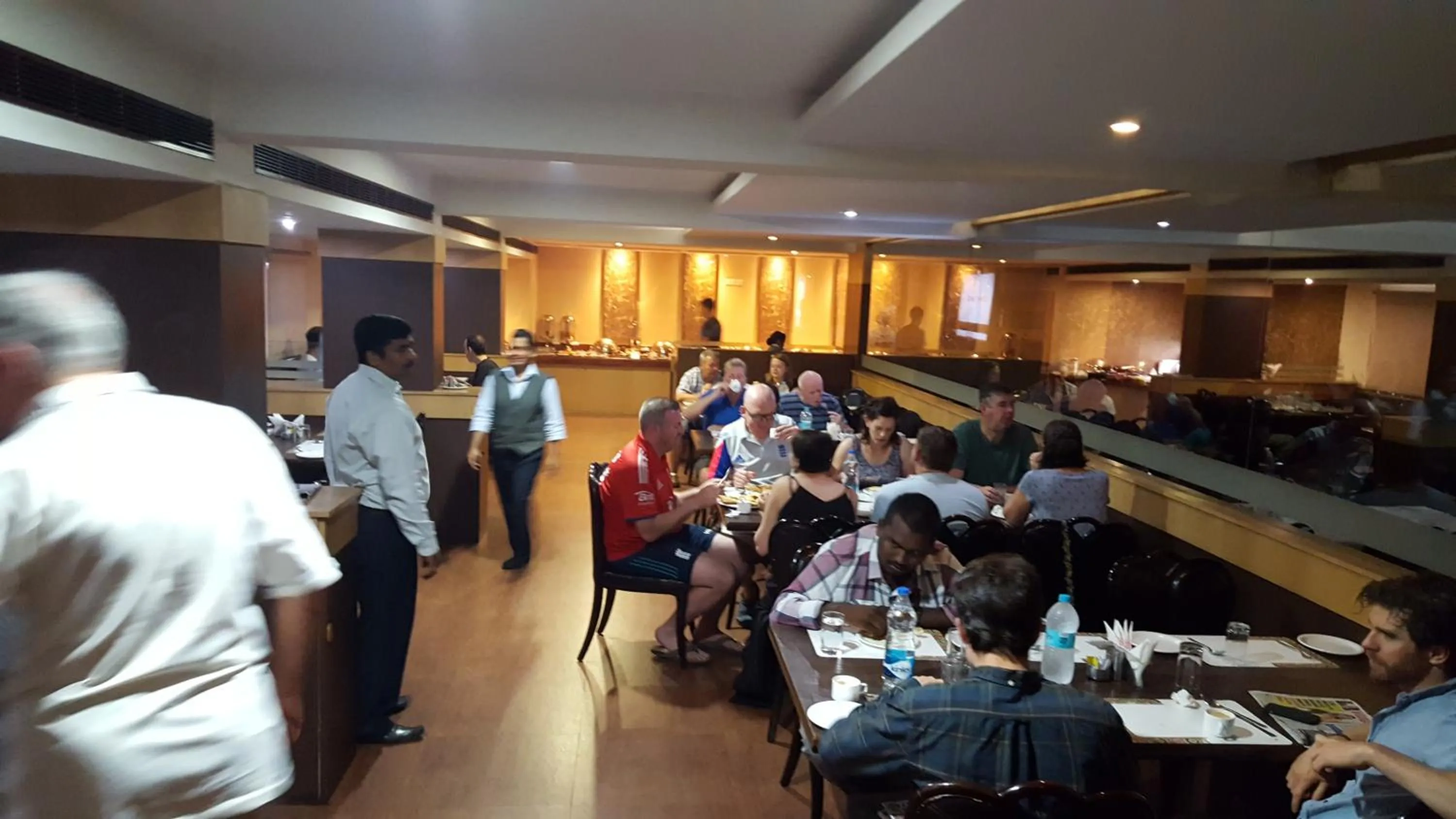 Restaurant/places to eat in Hotel Winsar Park