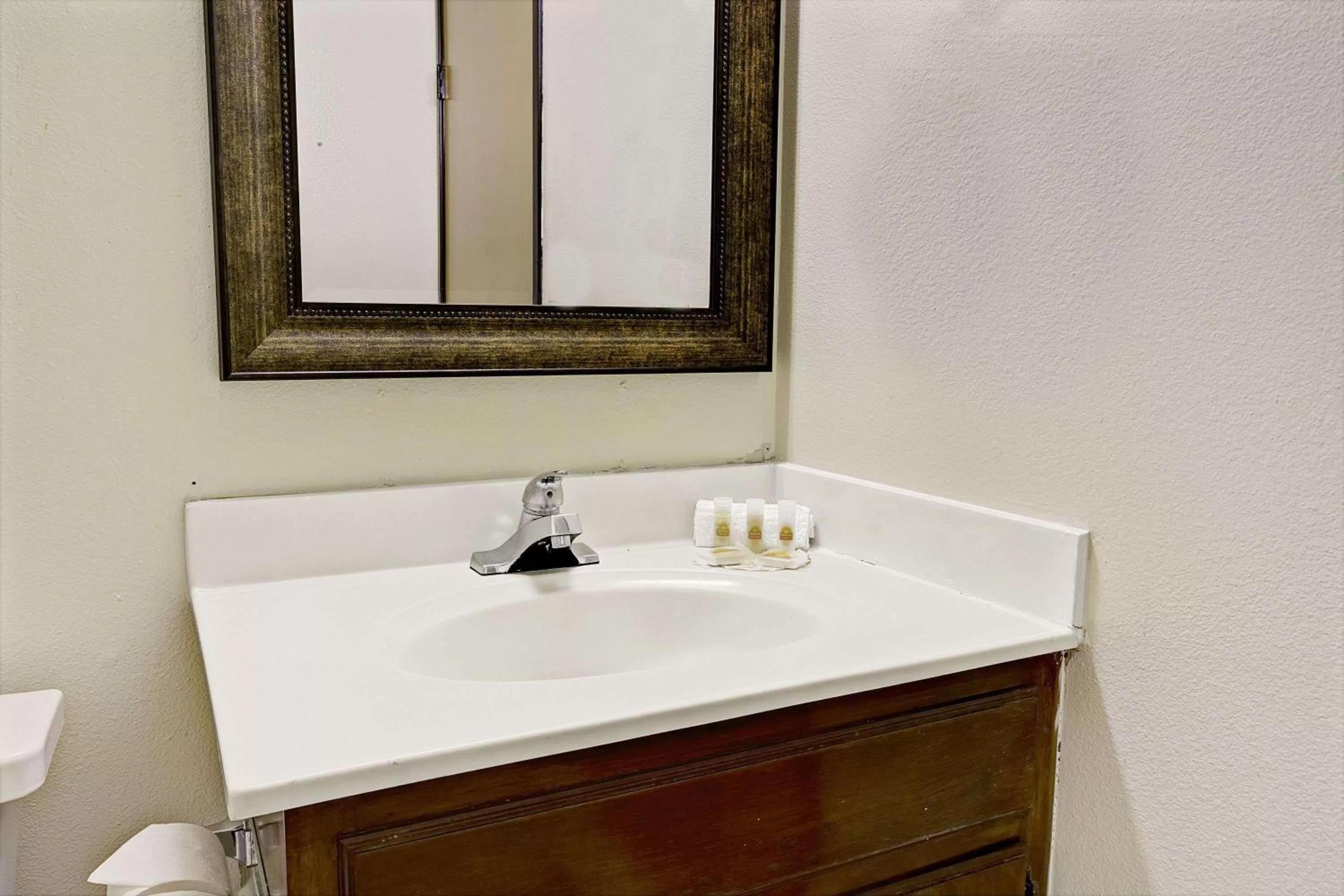 Bathroom in Days Inn by Wyndham Woodland