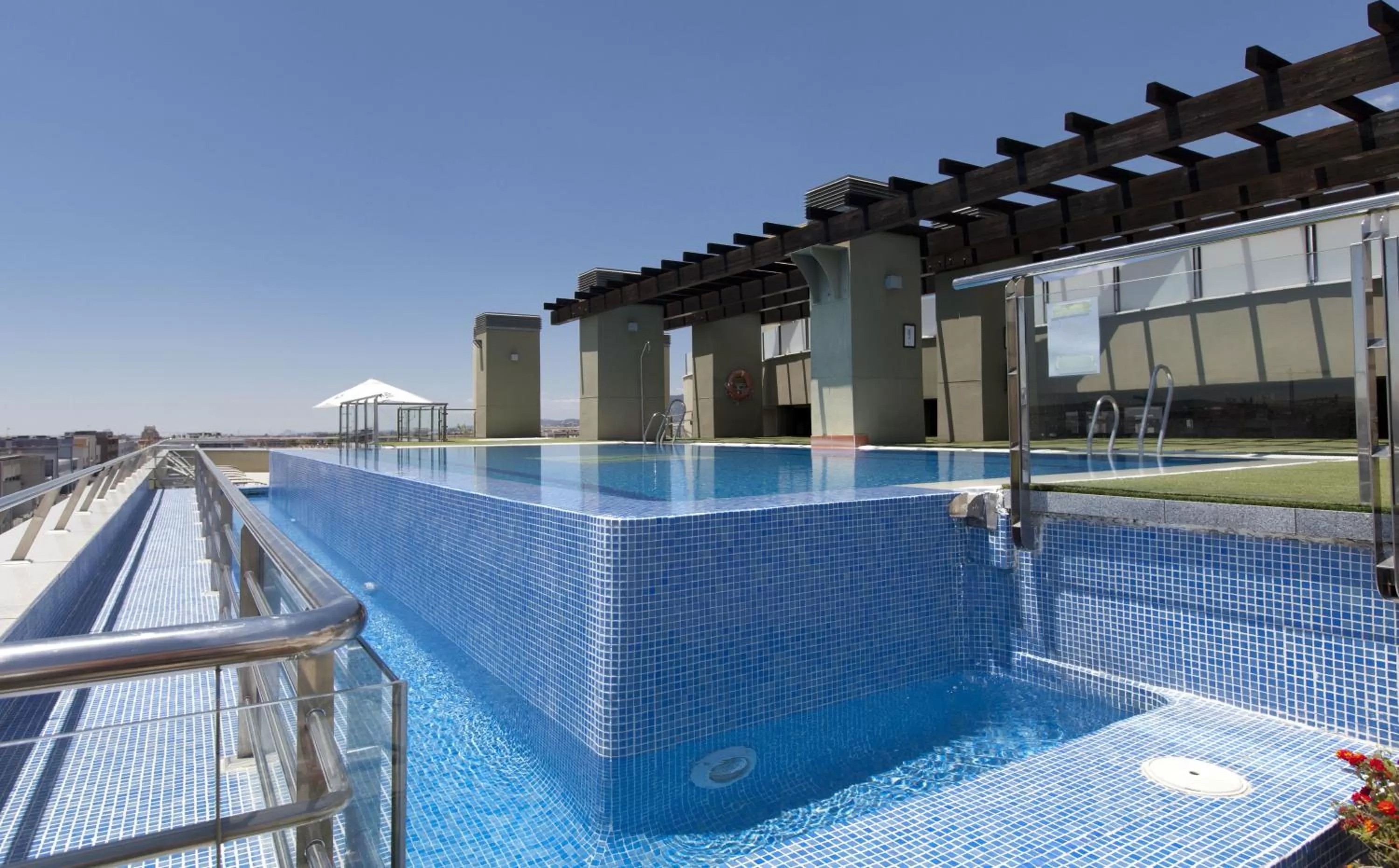 Swimming pool in Hotel Cordoba Center