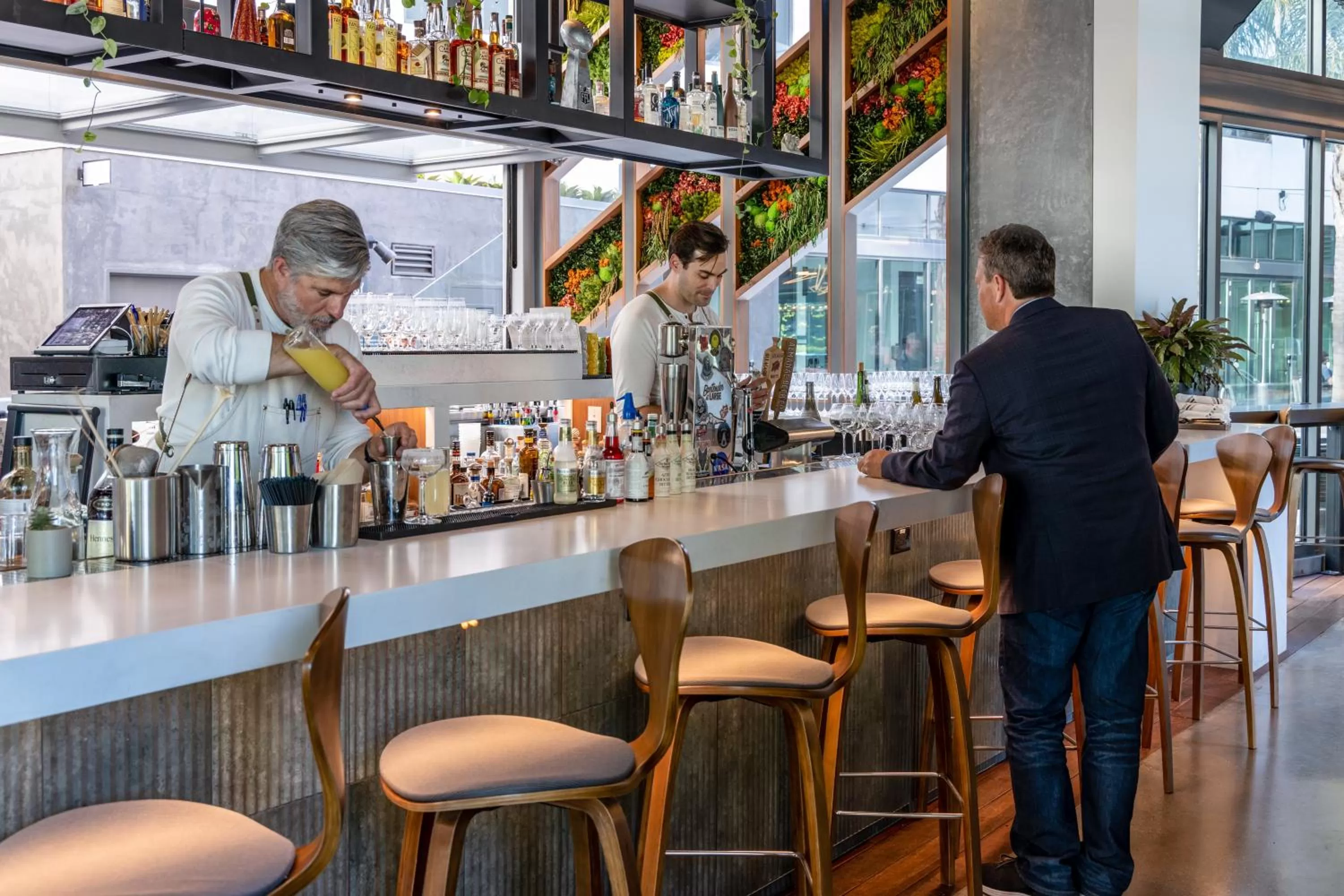 Lounge or bar in Shashi Hotel Mountain View Palo Alto