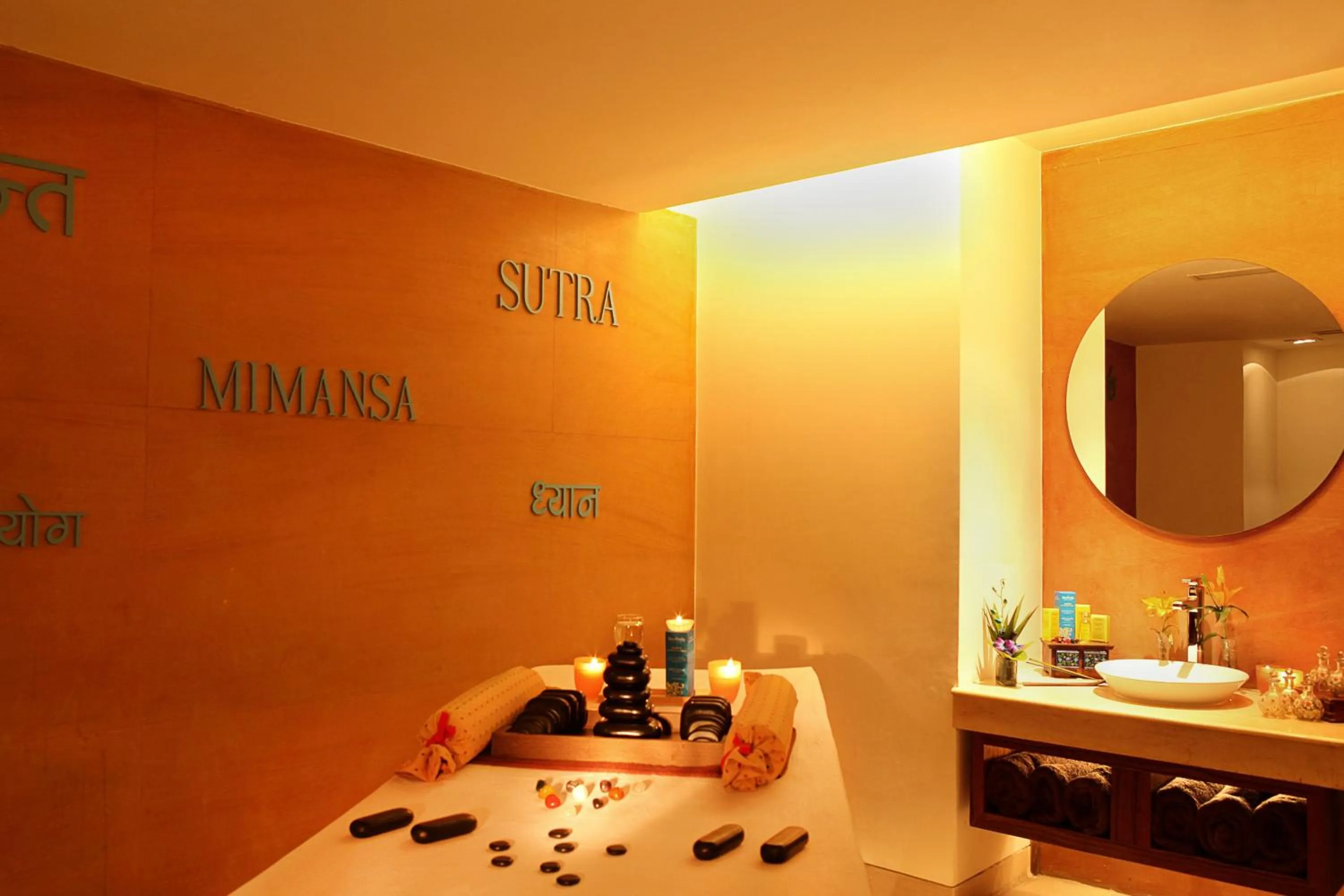 Spa and wellness centre/facilities in The Metropolitan Hotel & Spa New Delhi