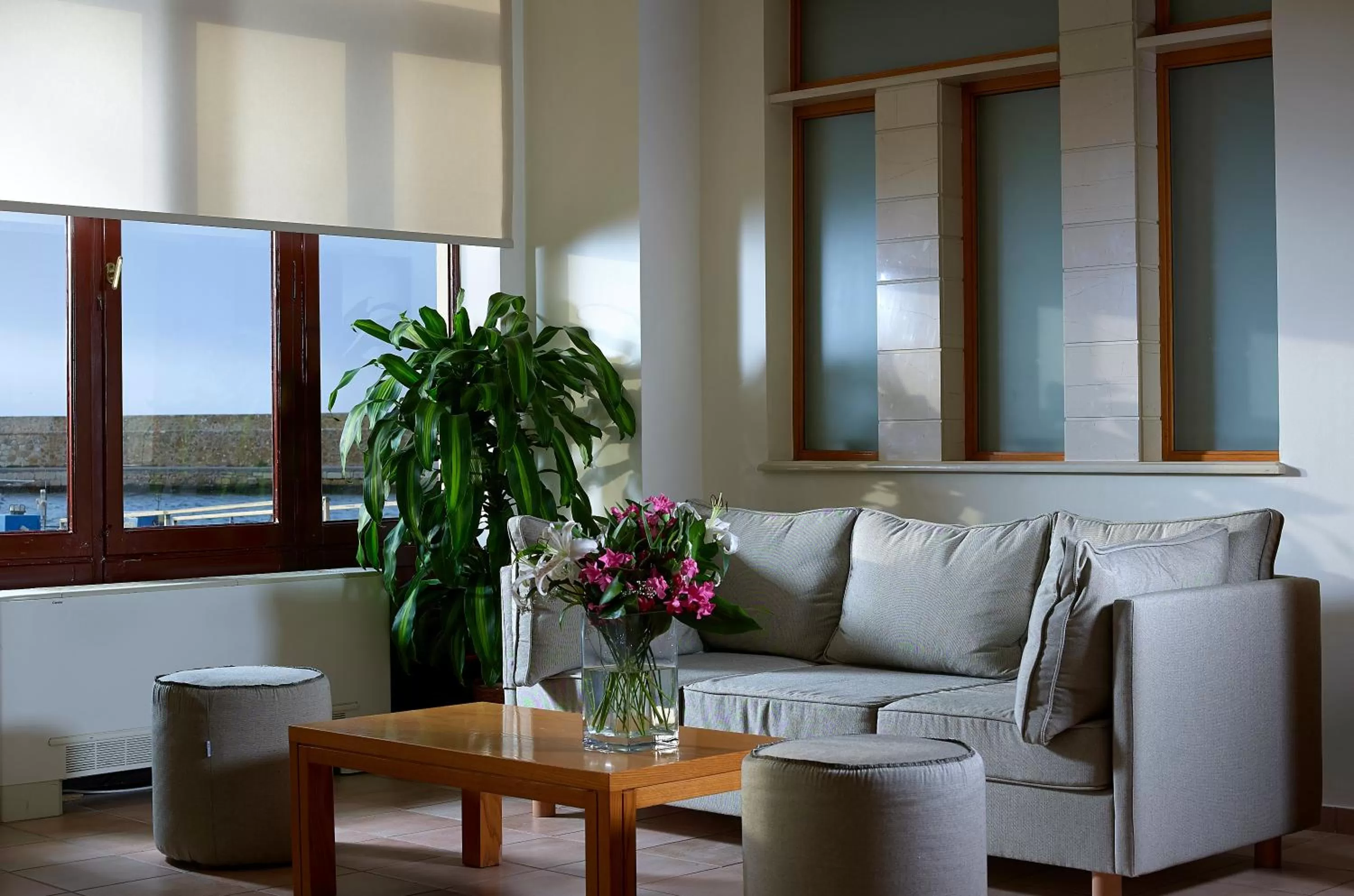 Communal lounge/ TV room in Porto Veneziano Hotel