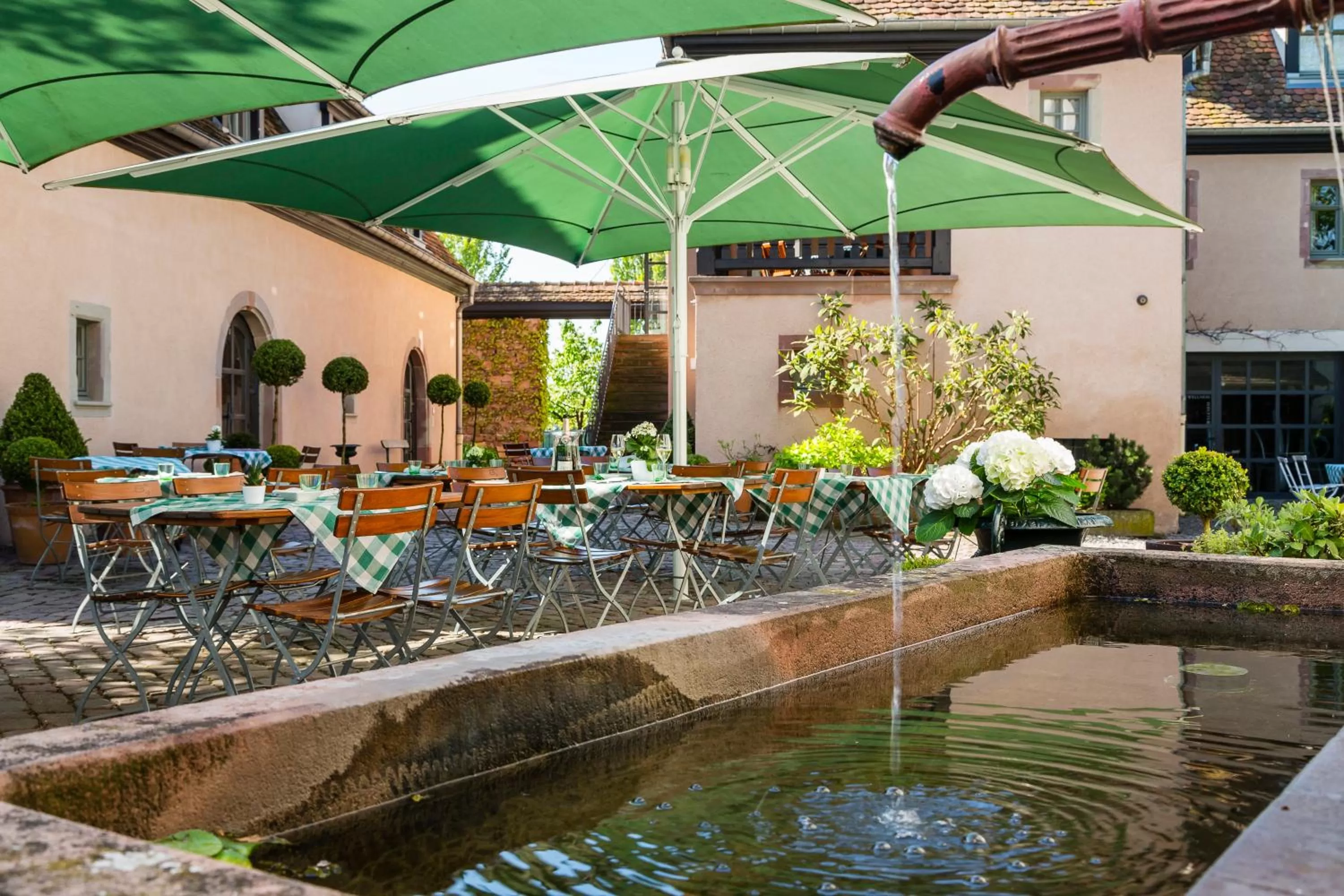 Patio in Hotel Restaurant De l'Illwald
