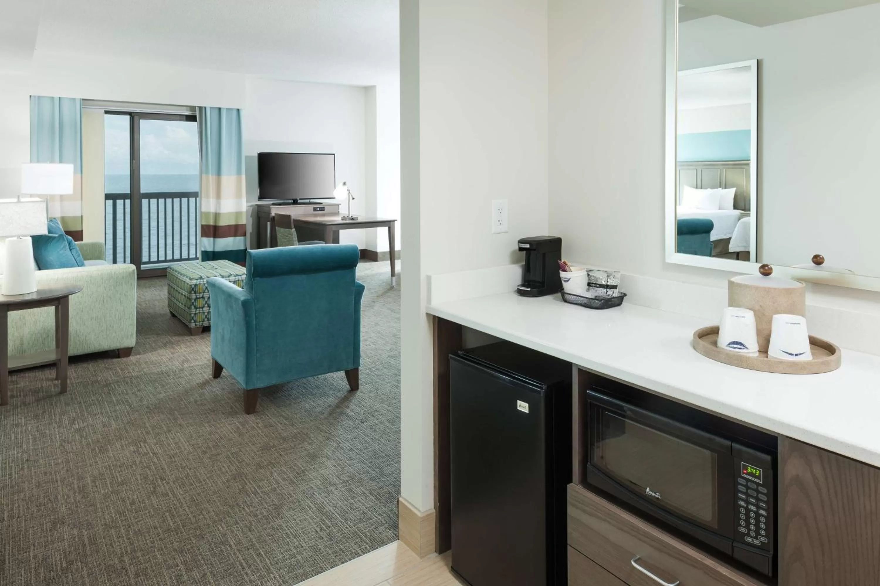 Kitchen or kitchenette in Hampton Inn & Suites by Hilton Carolina Beach Oceanfront