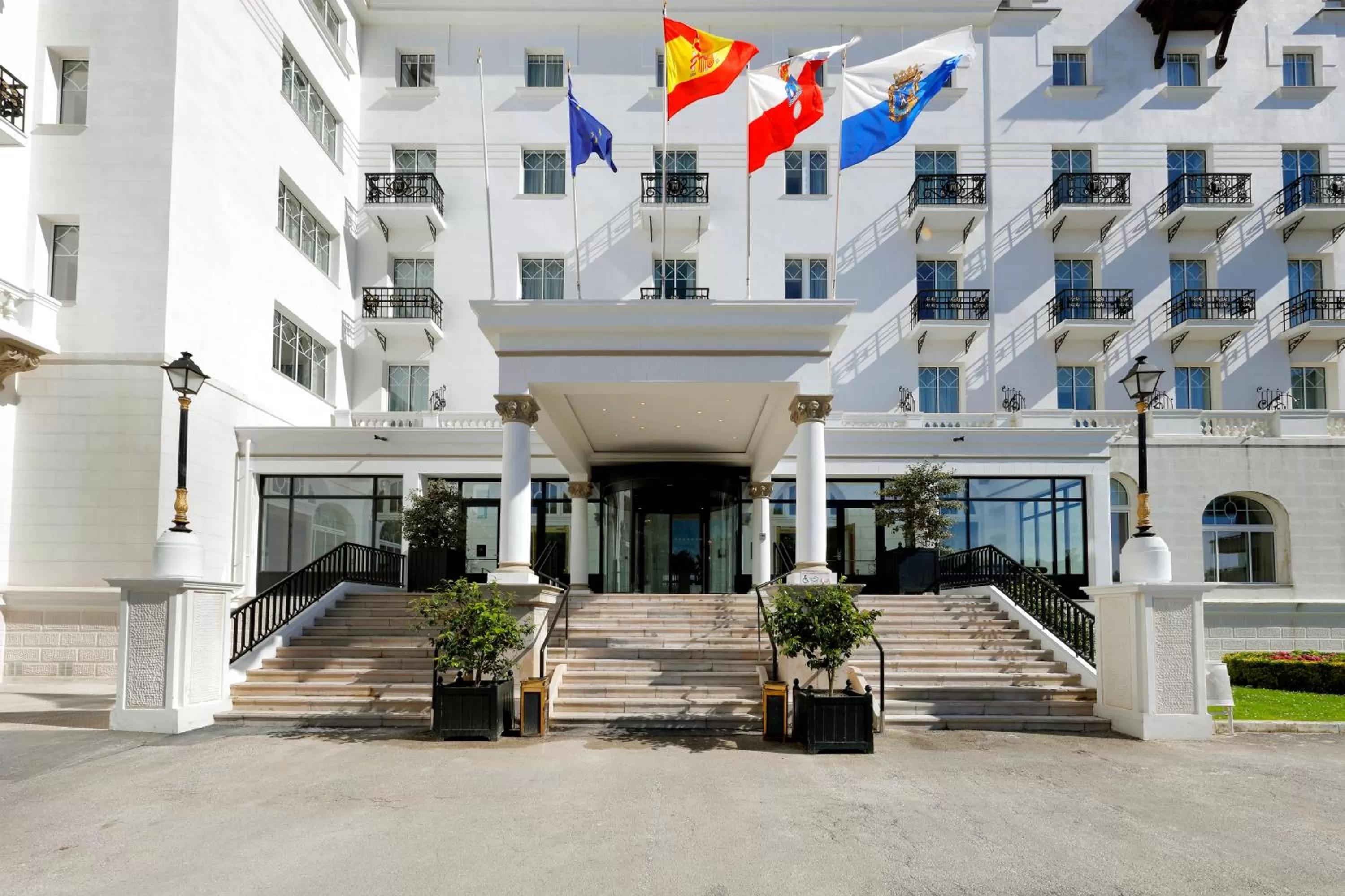 Facade/entrance in Eurostars Hotel Real