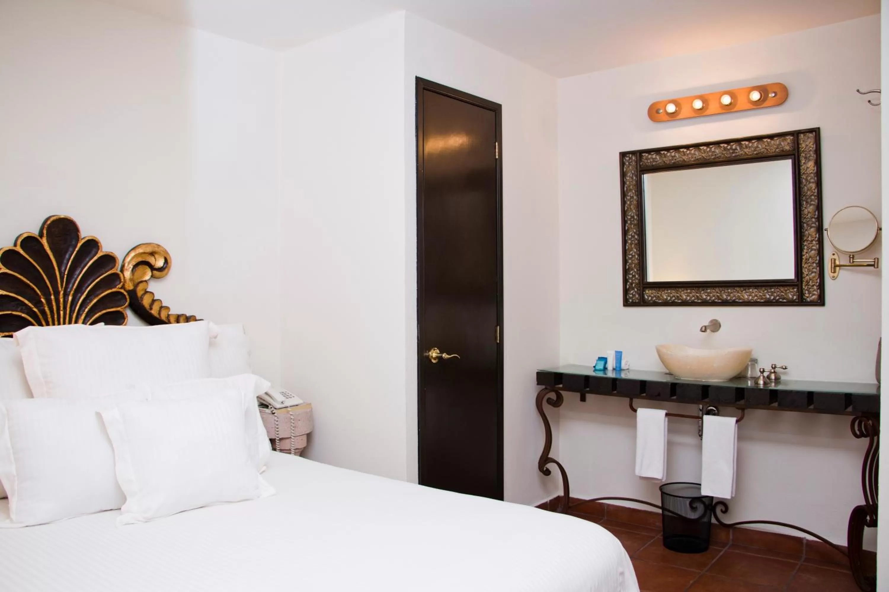 Photo of the whole room, Bed in Hotel Herencia By Hosting House