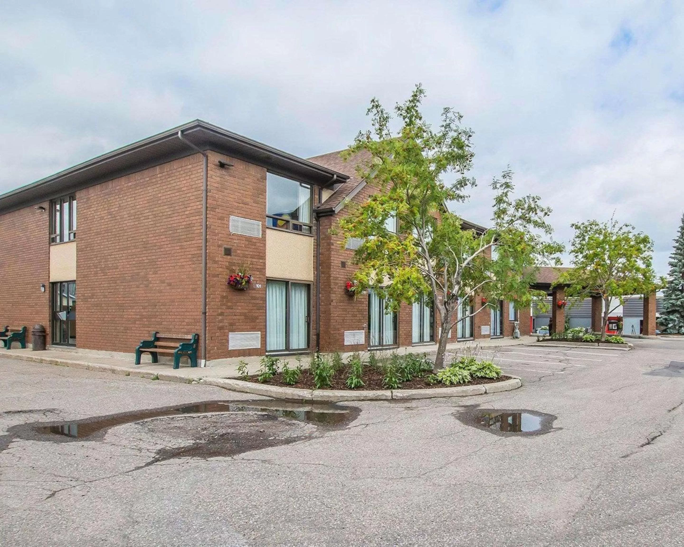 Property building in Comfort Inn