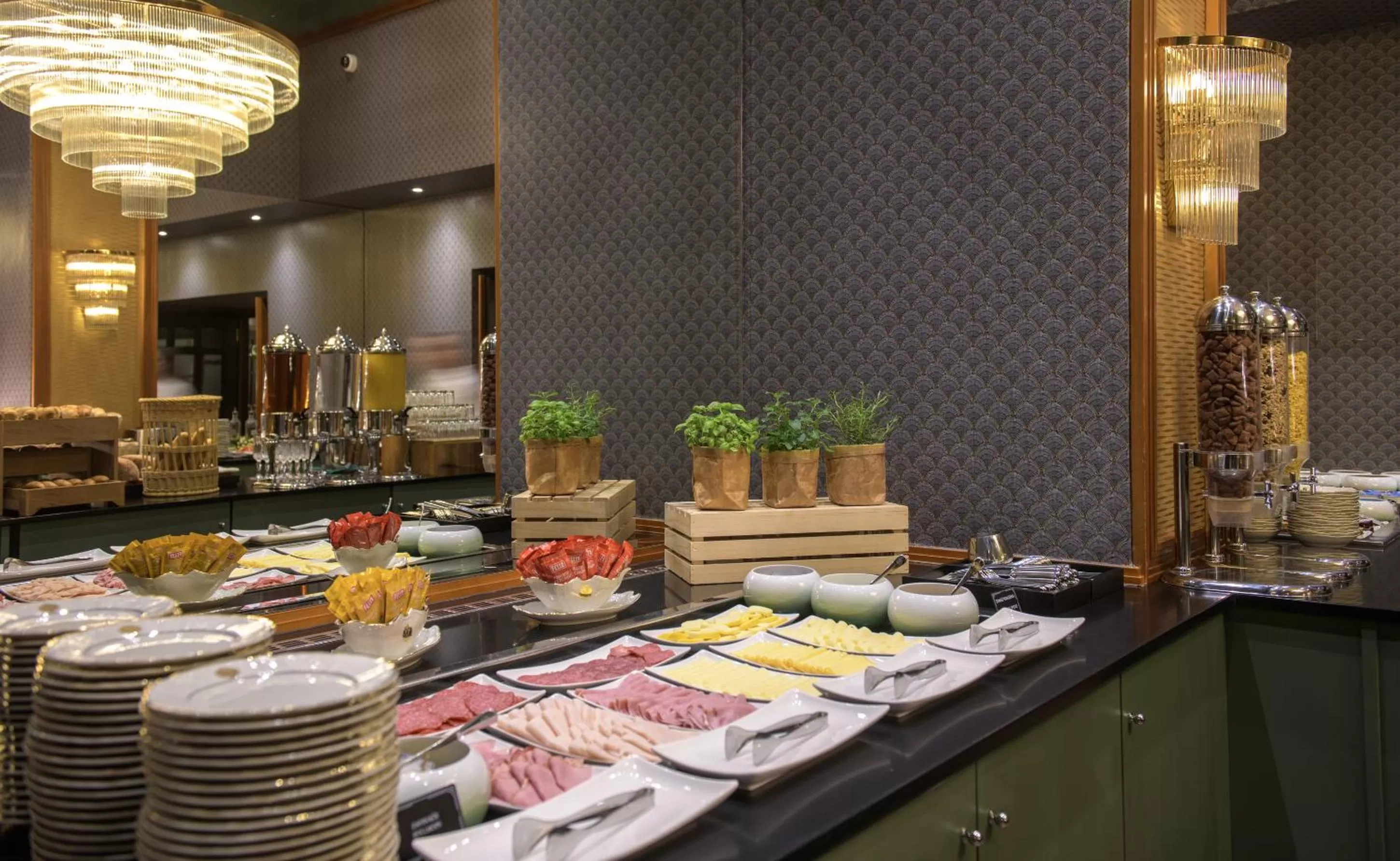 Restaurant/places to eat in Grand Hotel Bohemia