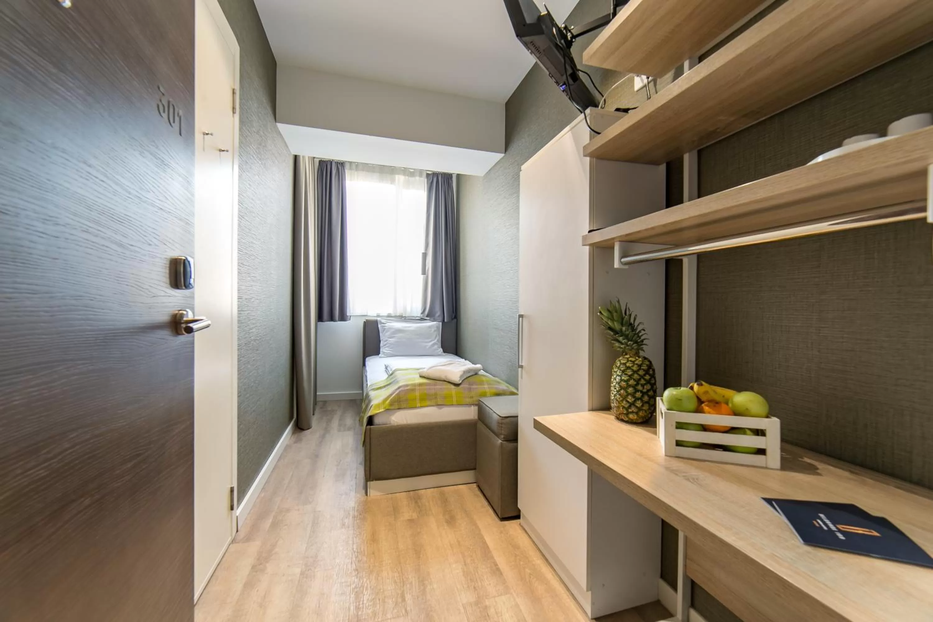 Bed in Belgrade Inn Garni Hotel