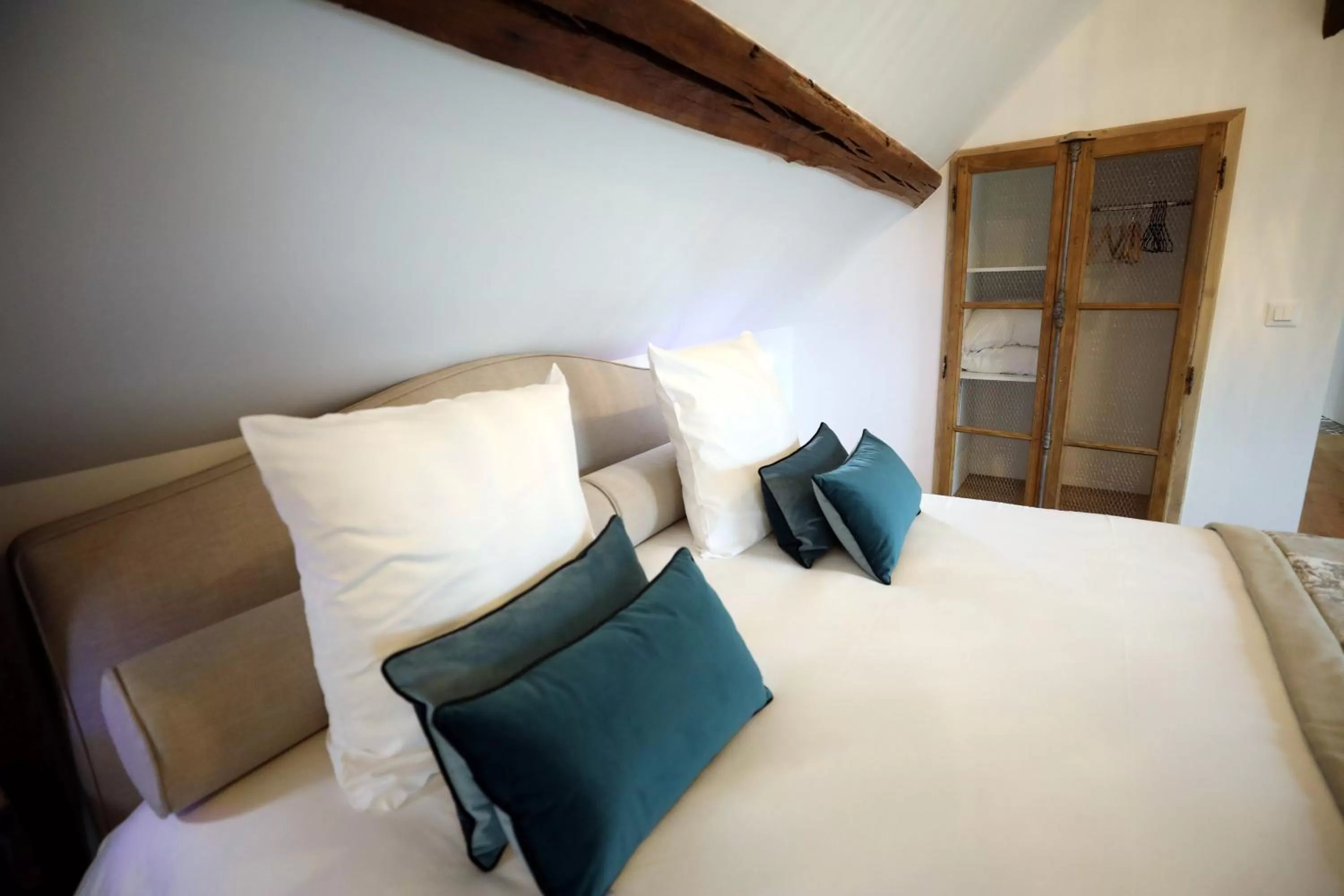 Bed in Au Jeu de Paume