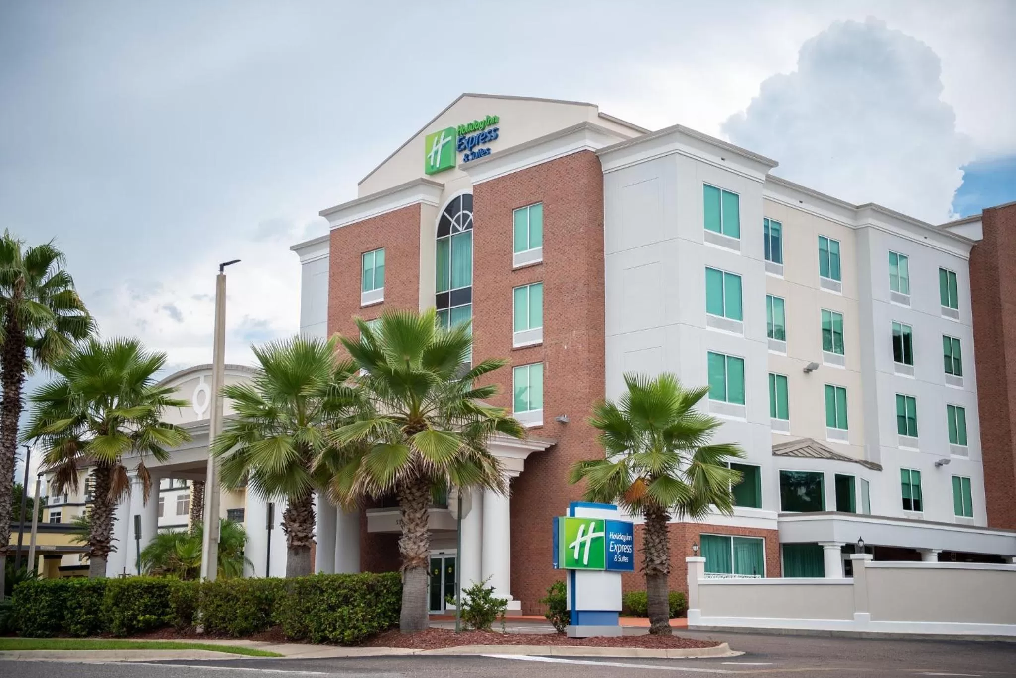Property building in Holiday Inn Express Hotel & Suites Chaffee - Jacksonville West by IHG