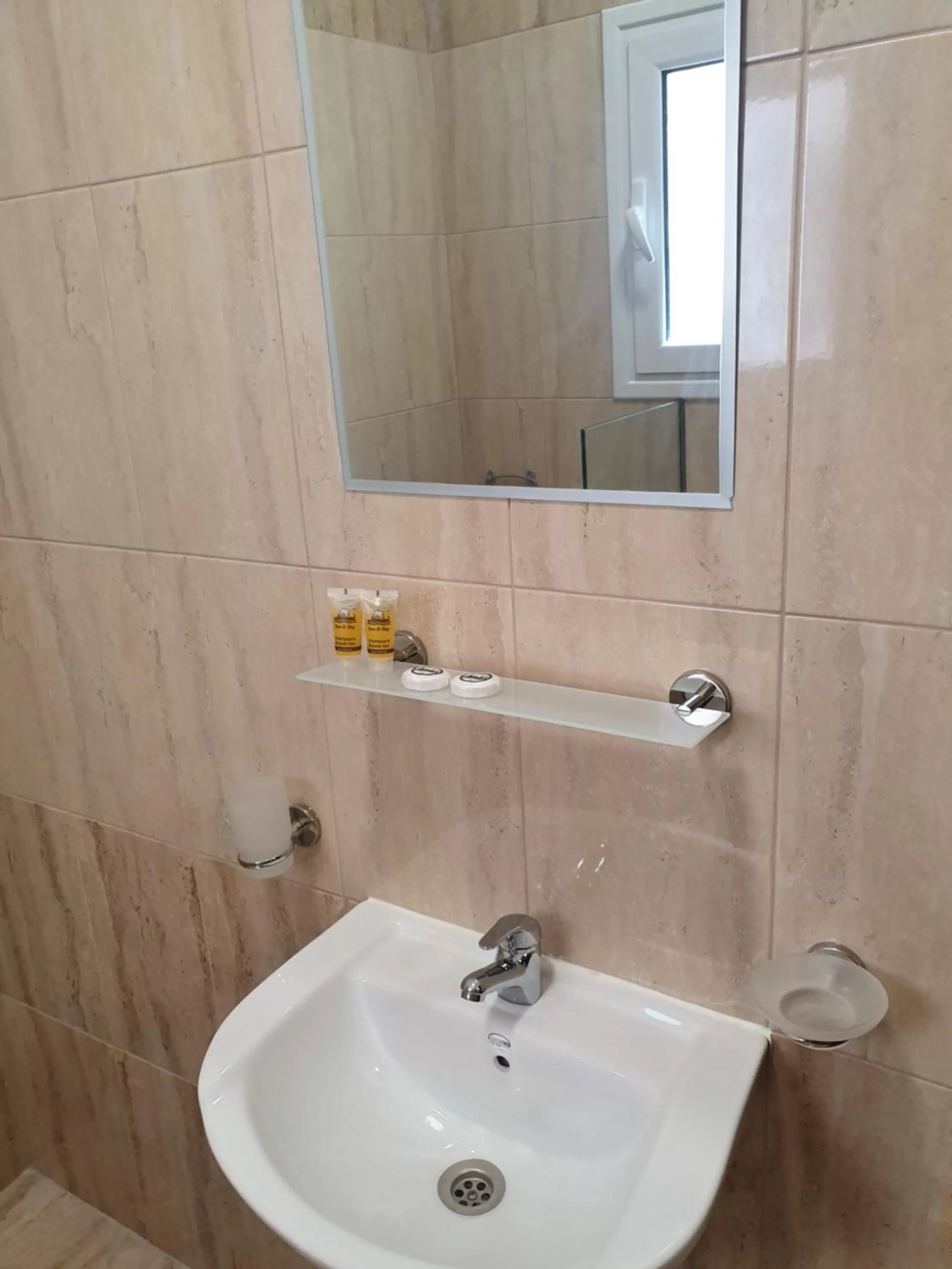 Bathroom in Athens center rooms