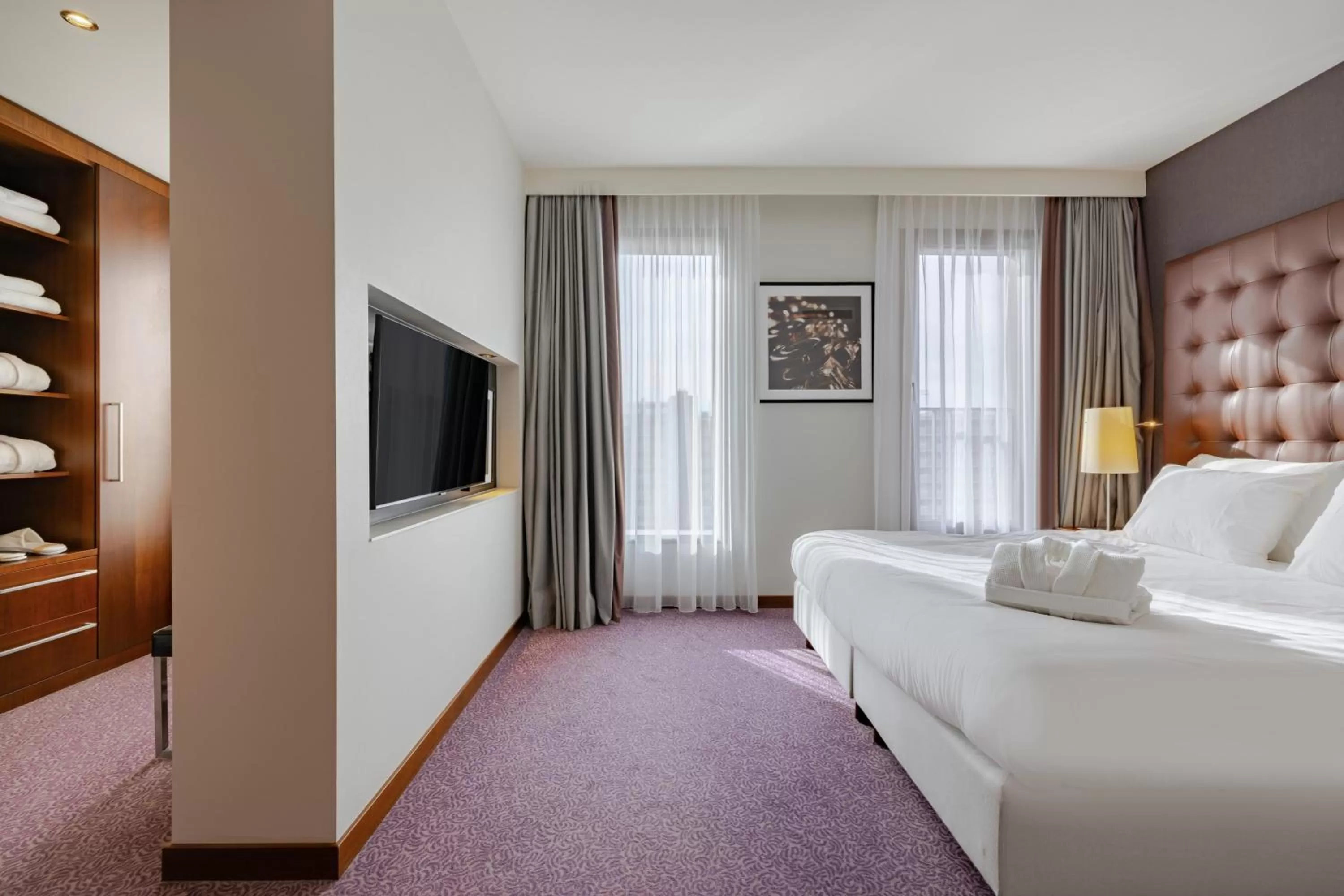 Photo of the whole room, Bed in Crowne Plaza Amsterdam - South by IHG