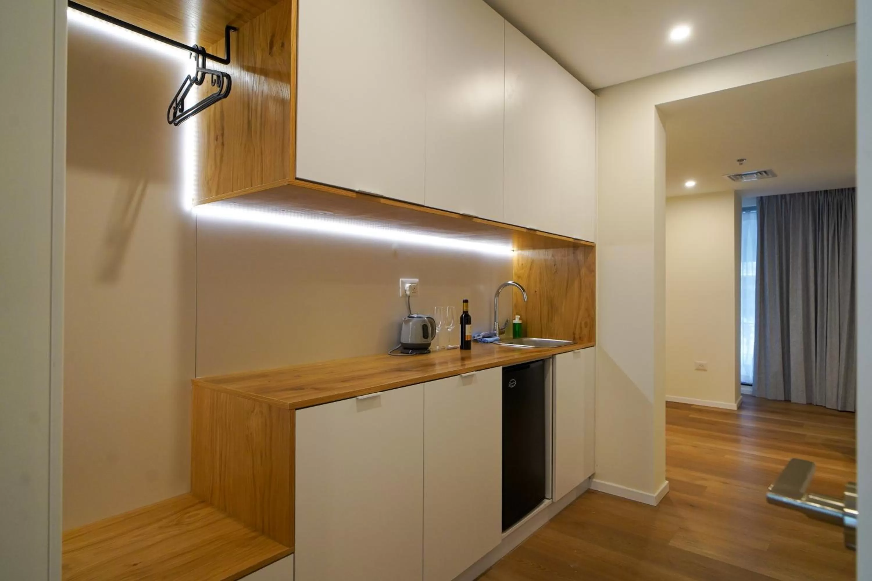 Kitchen or kitchenette, Kitchen/Kitchenette in Urbanic Hotel