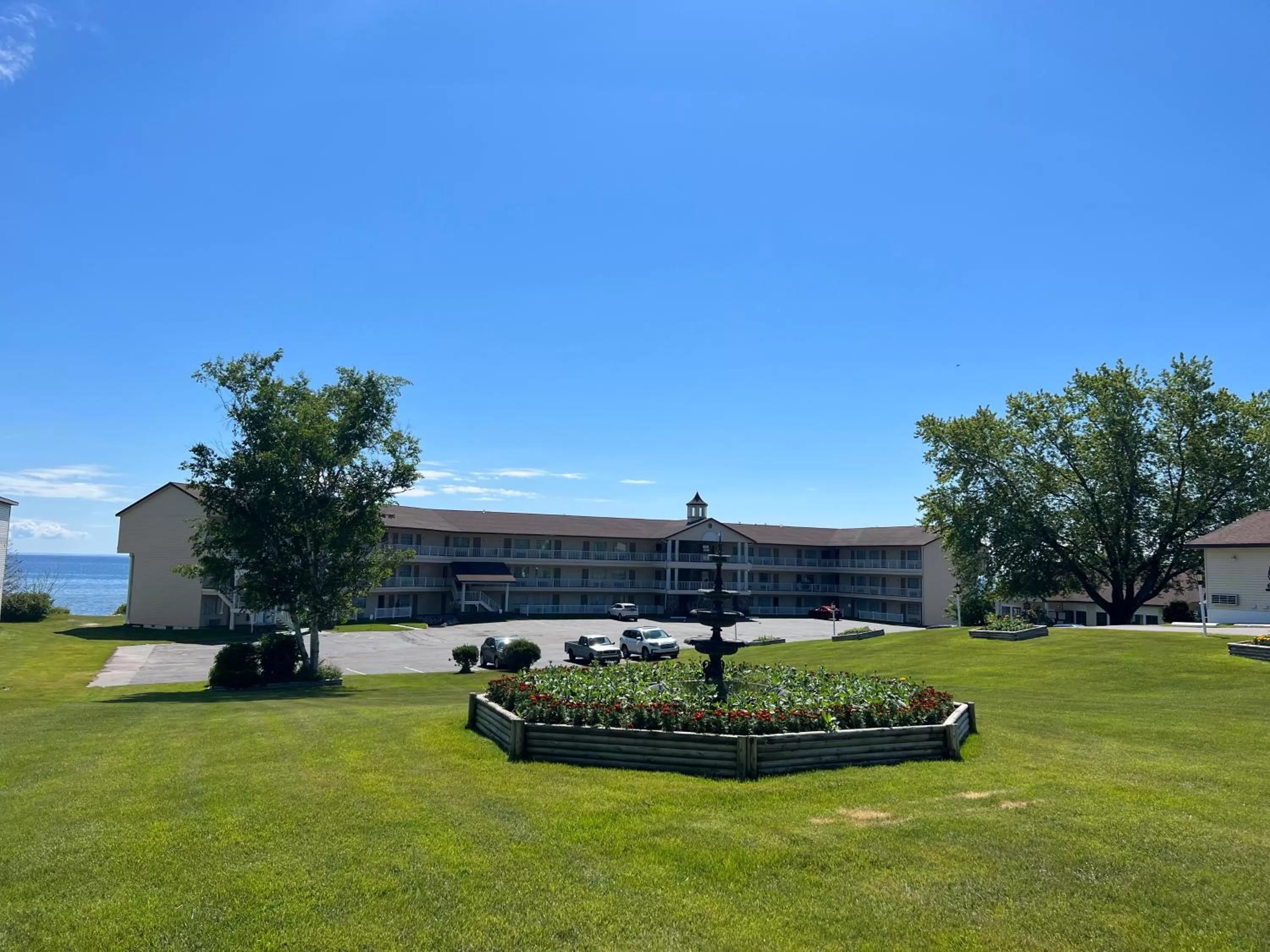 Property building in Quality Inn Lakefront