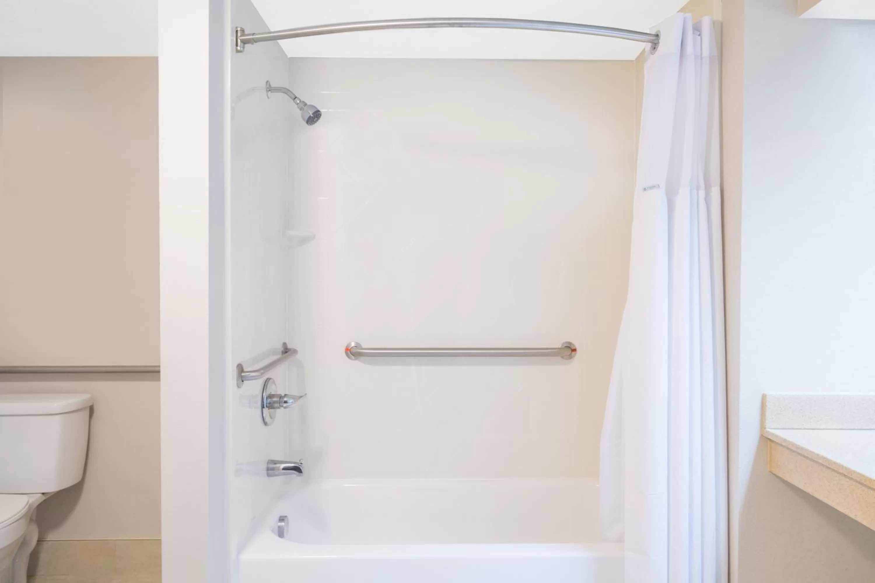 Bathroom in Motel 6-London, KY