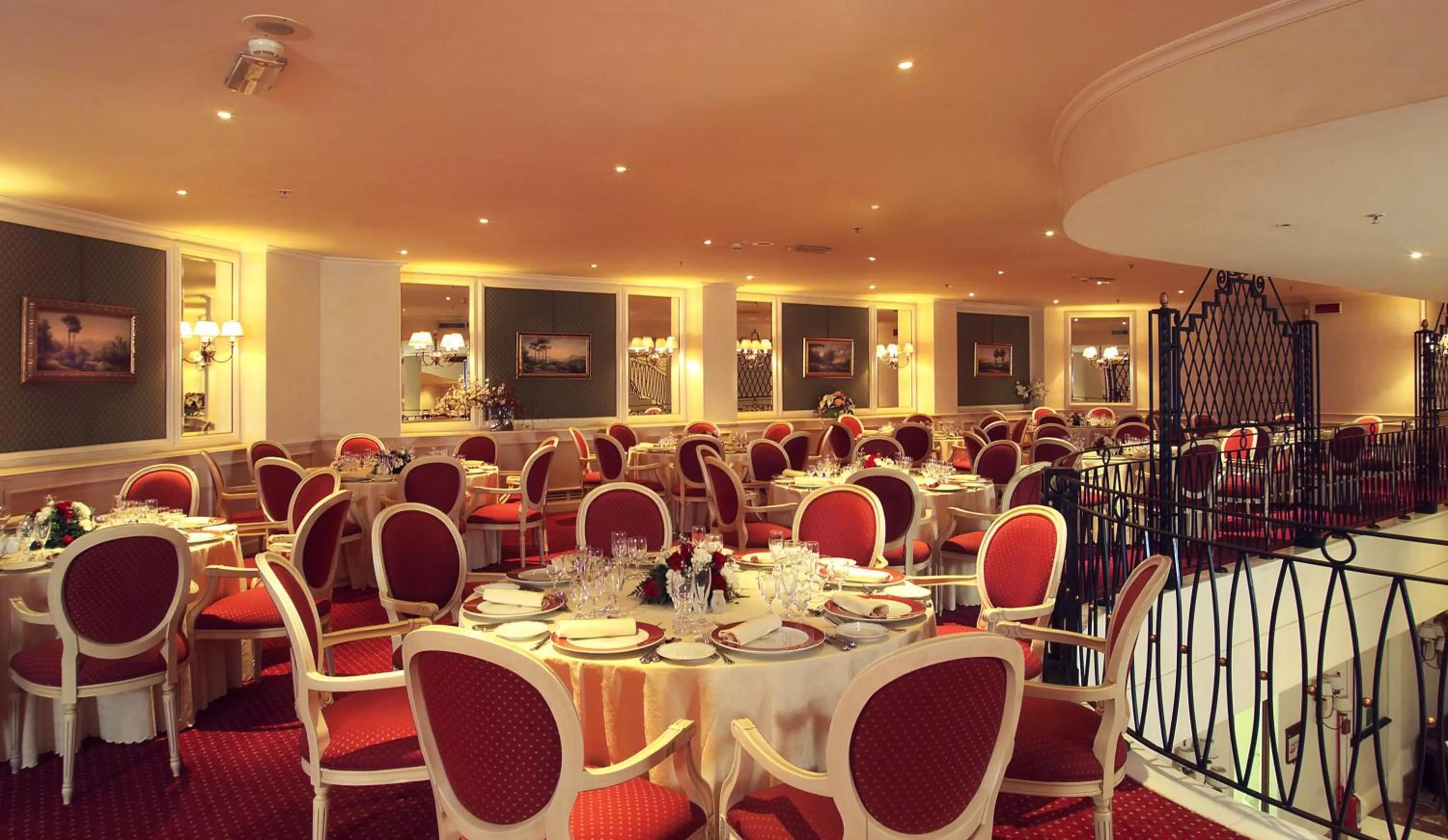 Restaurant/places to eat in Grand Hotel Barone Di Sassj