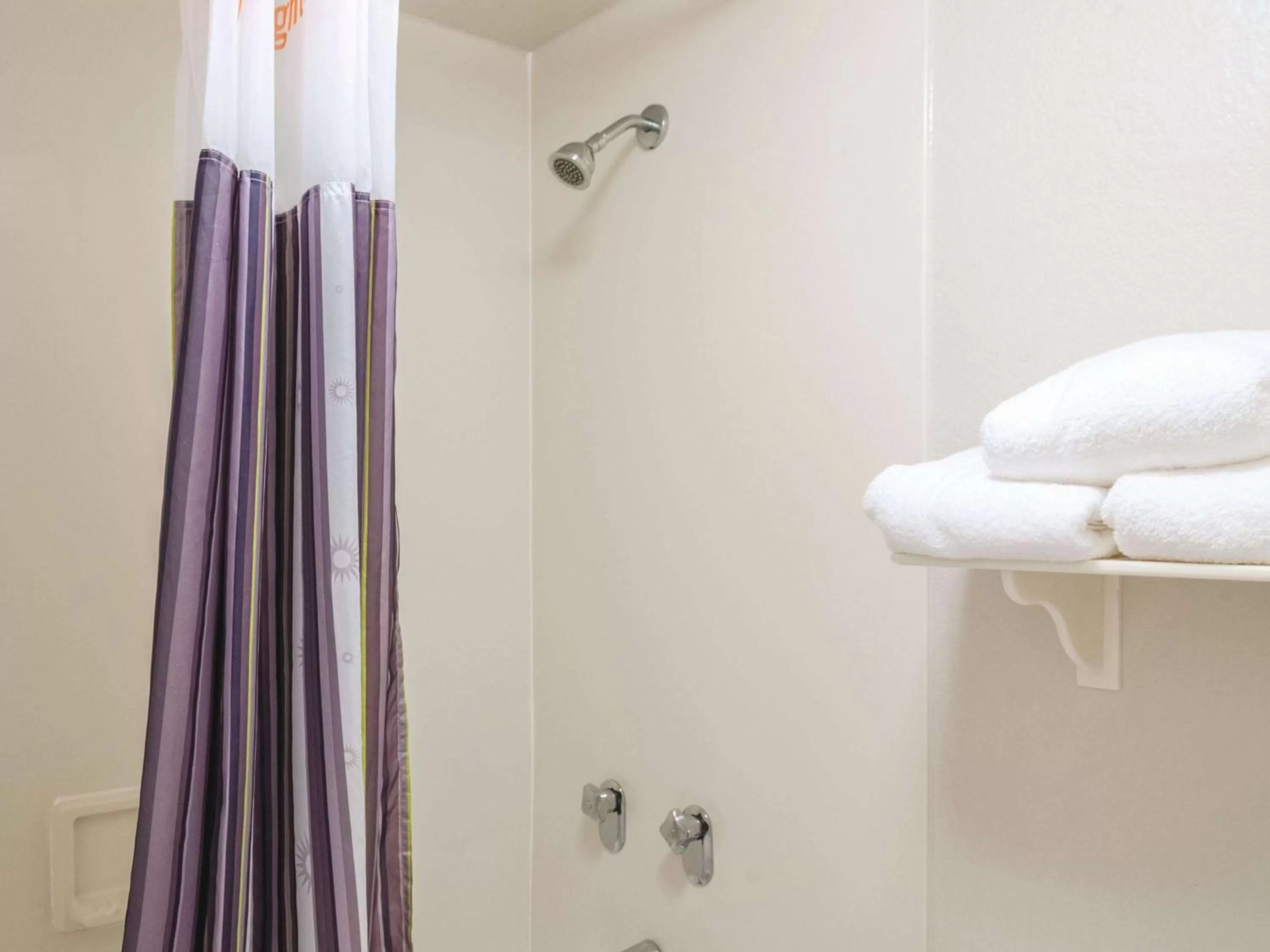 Photo of the whole room in La Quinta Inn by Wyndham New Orleans West Bank / Gretna