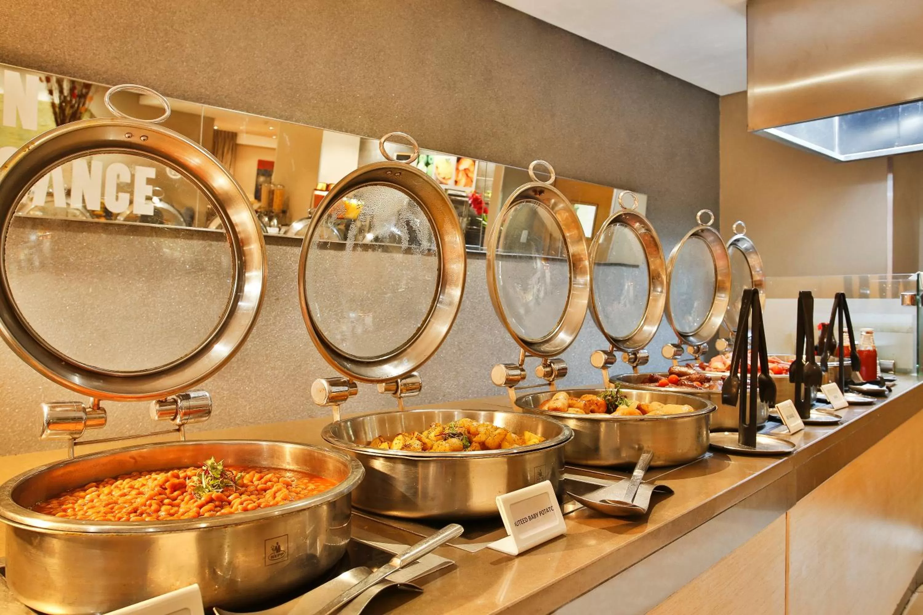 Buffet breakfast in RH Hotel & Apartments - Pretoria