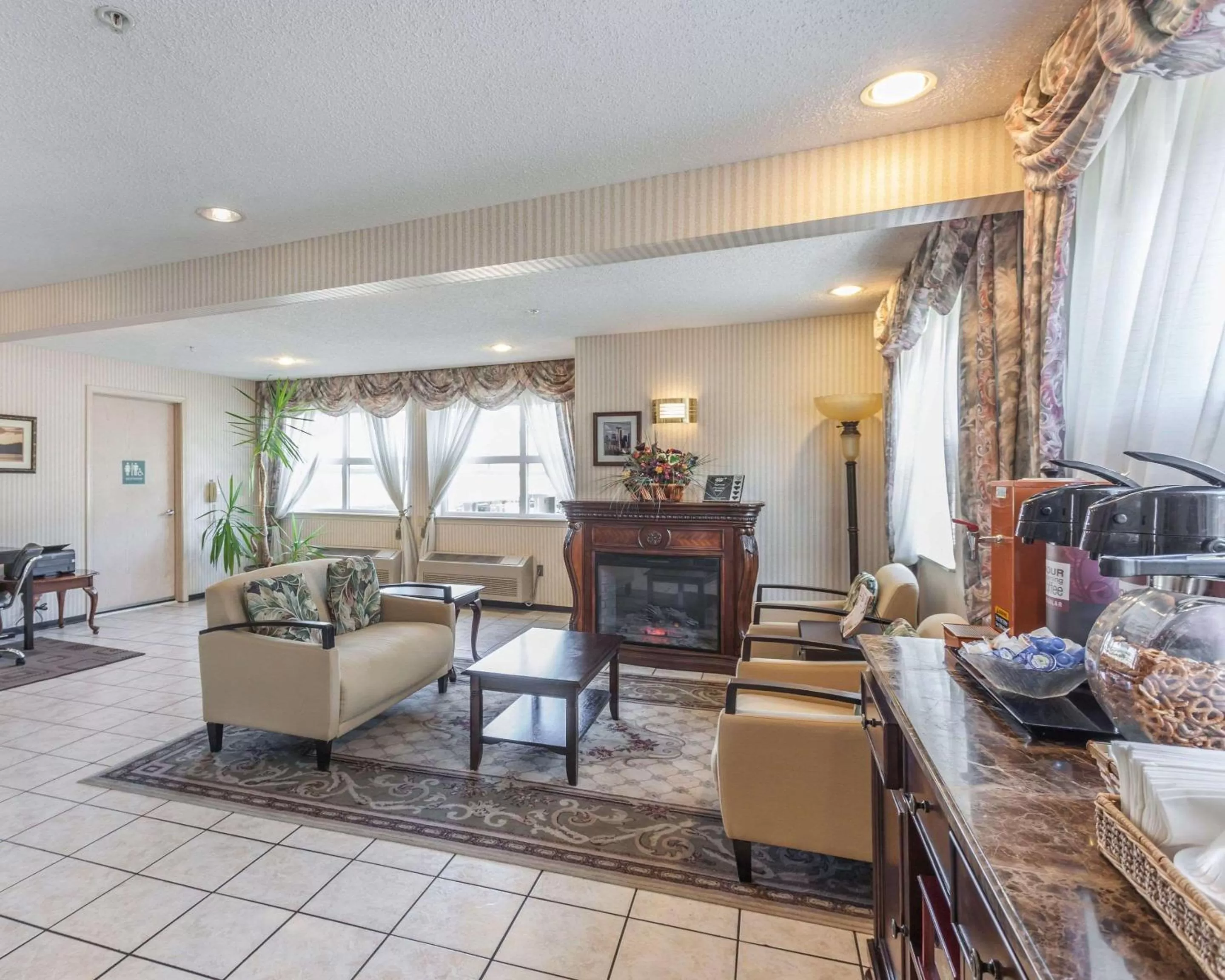 Lobby or reception in Comfort Inn On the Bay