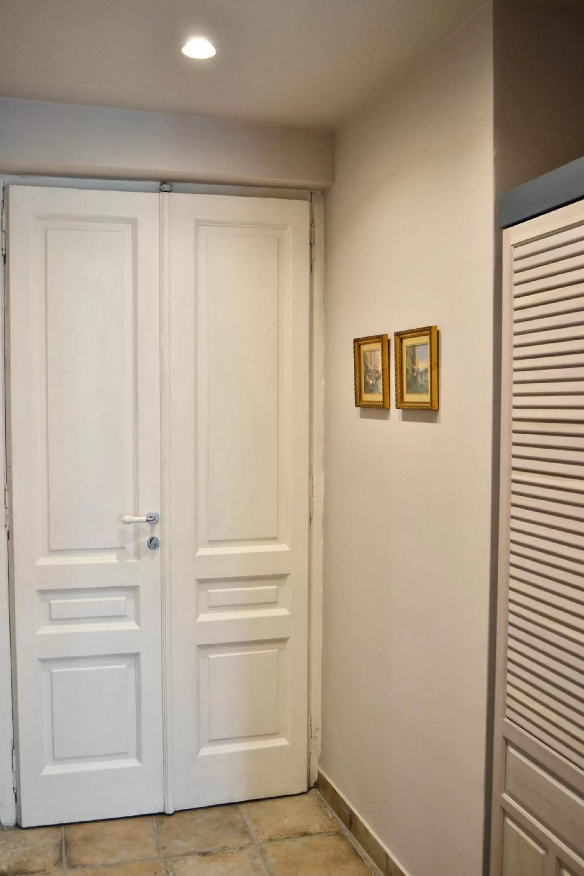 Decorative detail in Il Miracolo