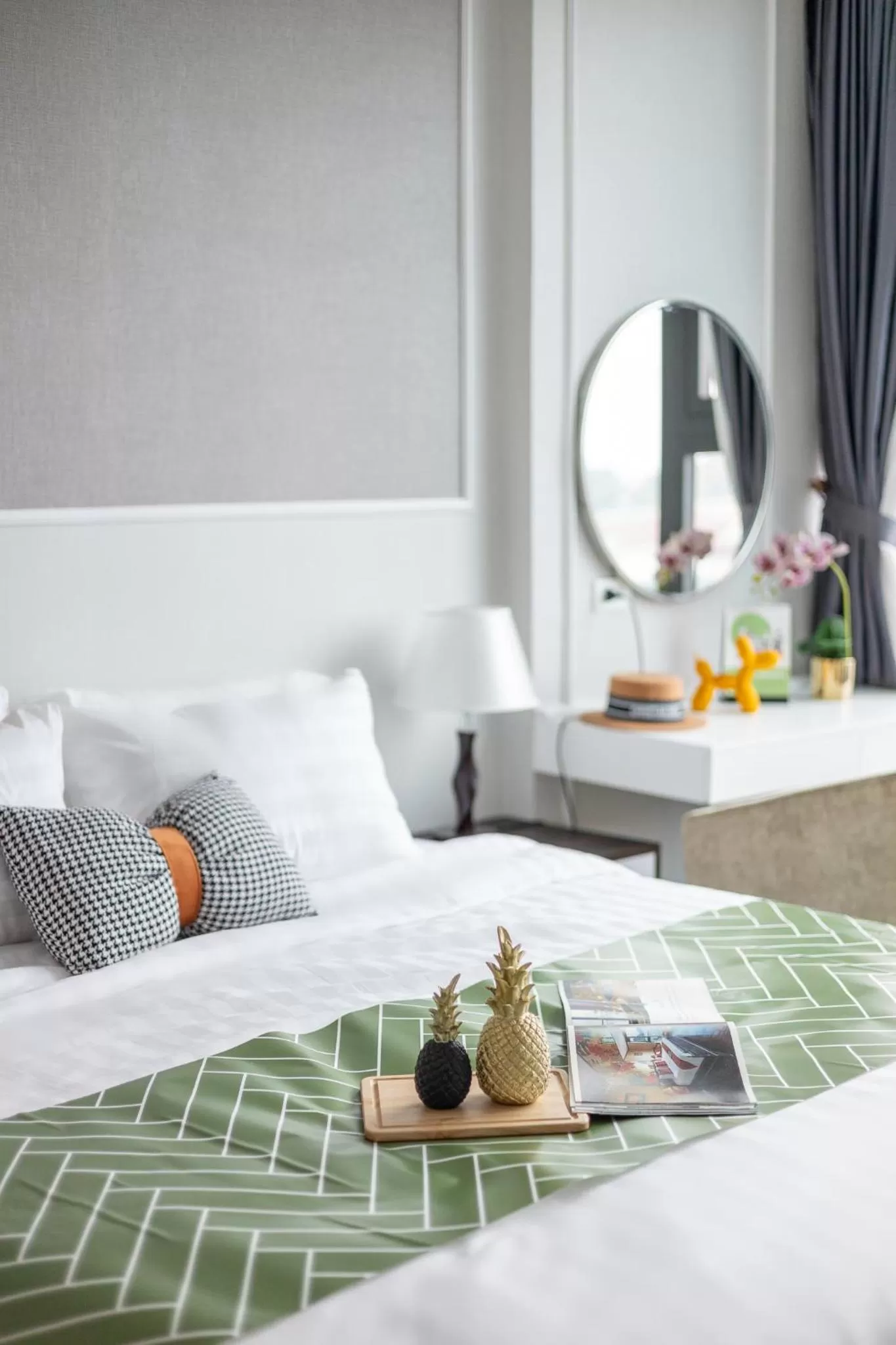 Bed in Ivy Hotel & Apartment