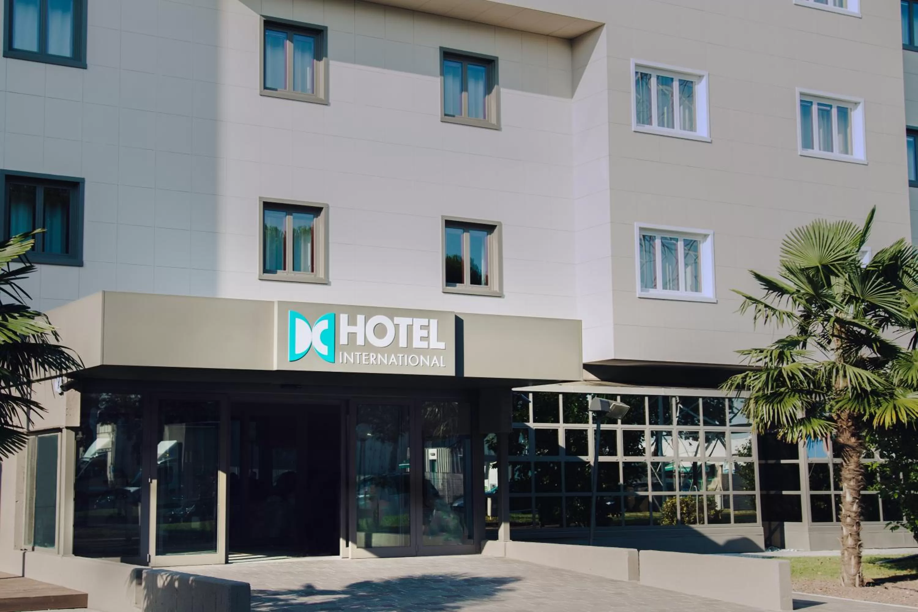 Facade/entrance in DC HOTEL INTERNATIONAL