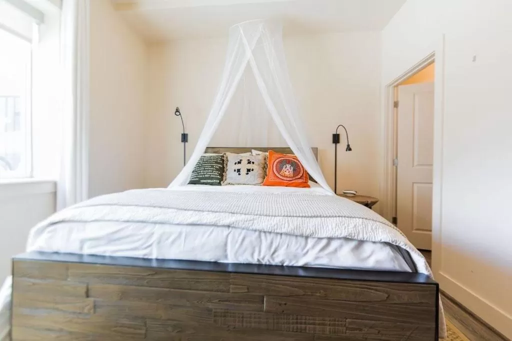 Bed in The Bishop Arts Hotel by Qresorts