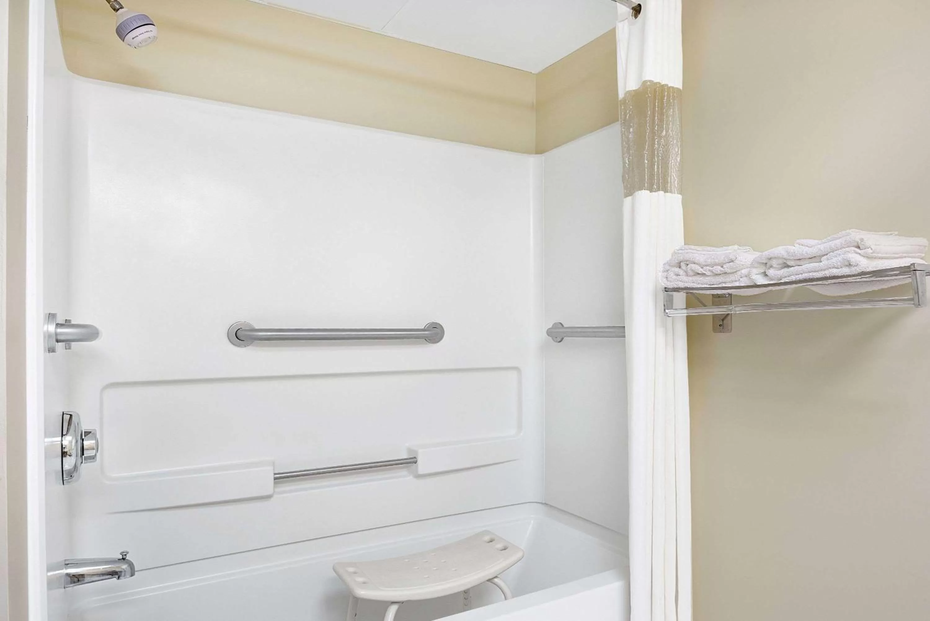 Photo of the whole room in Days Inn by Wyndham Burlington East