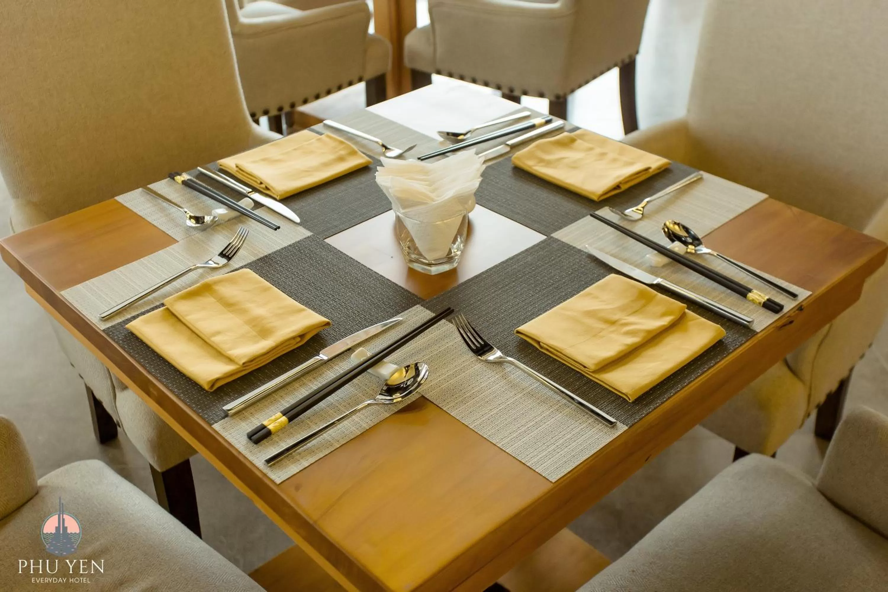 Restaurant/places to eat in PHÚ YÊN EVERYDAY HOTEL