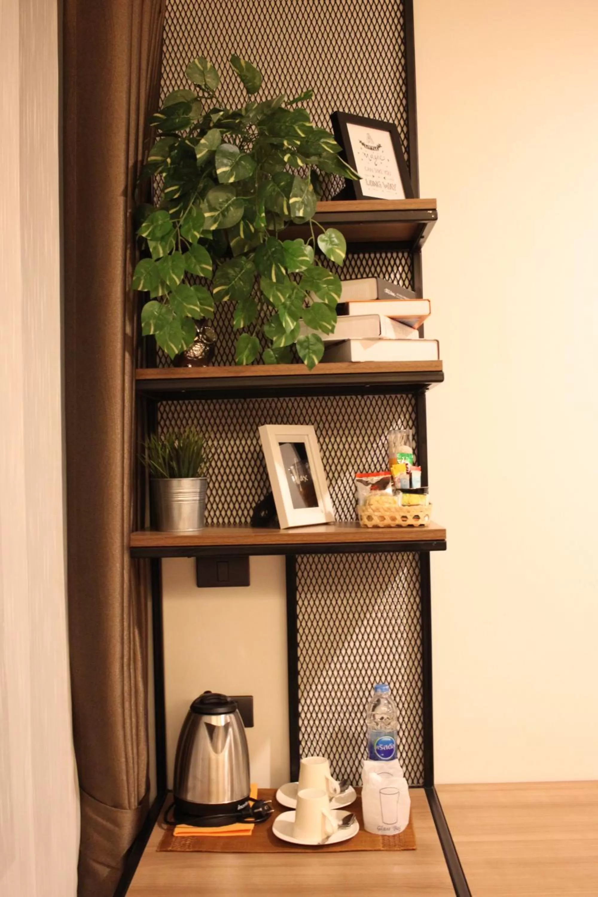Coffee/tea facilities in The Old City Wall Inn