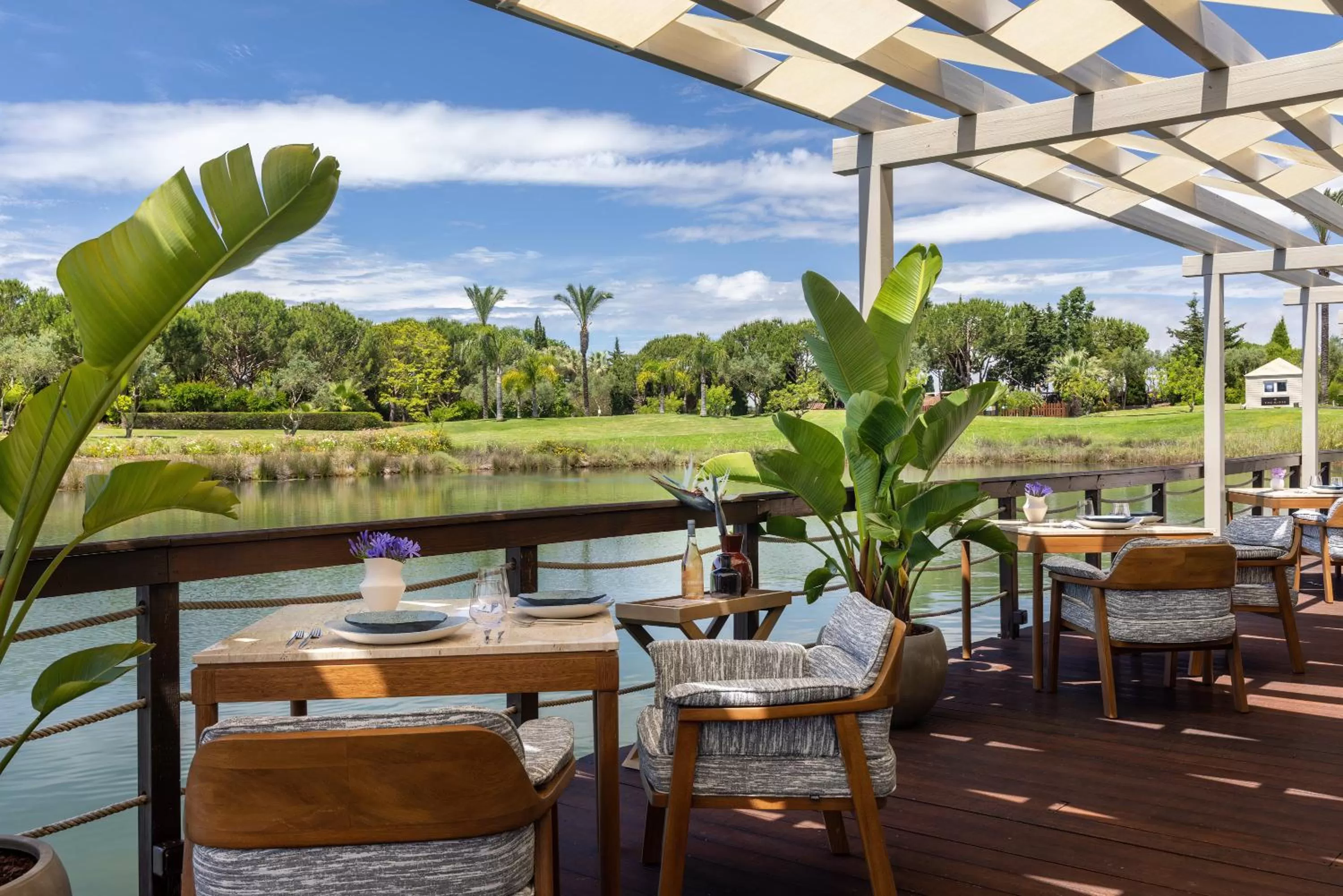Restaurant/places to eat in Domes Lake Algarve, Autograph Collection