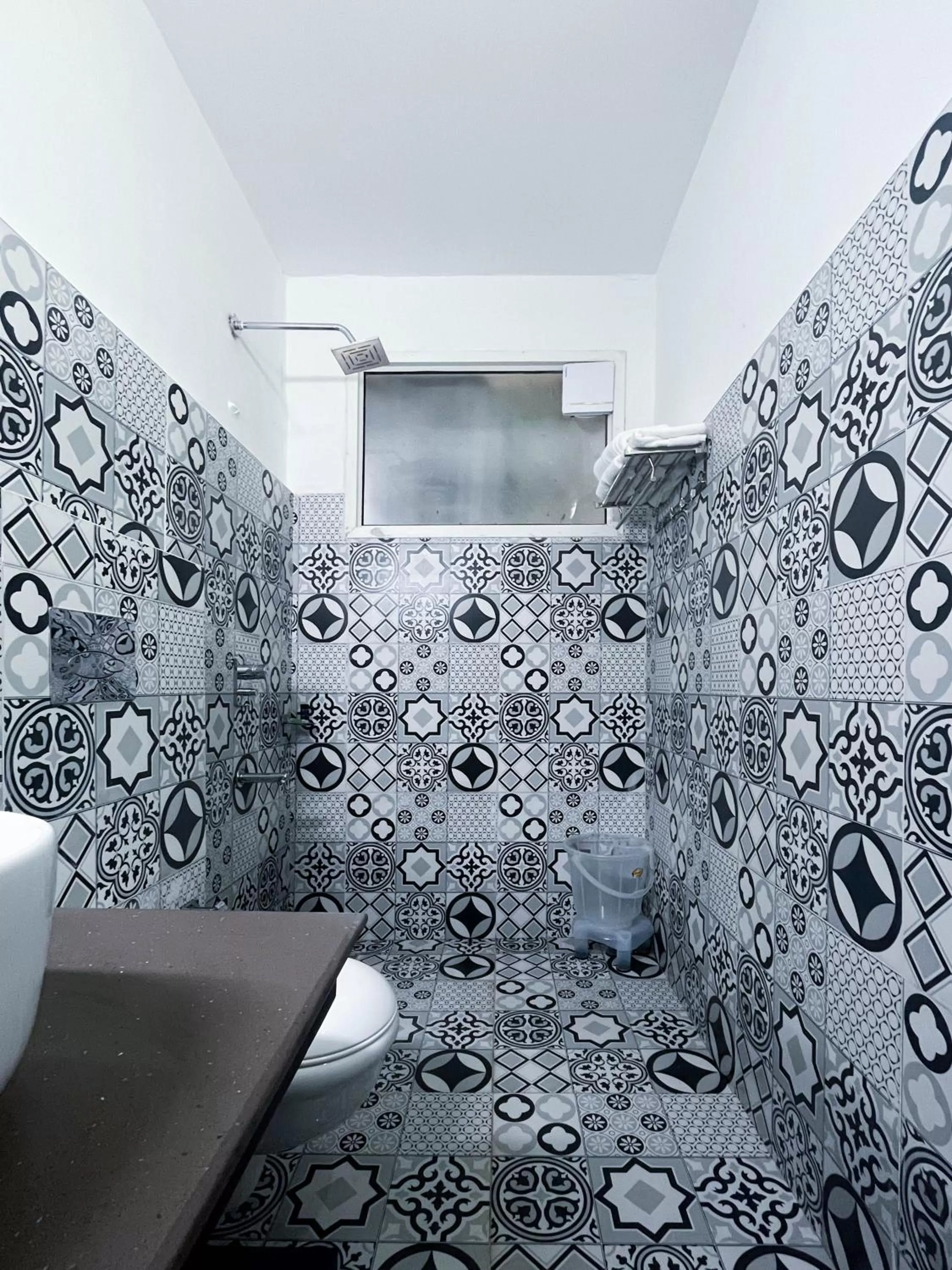 Shower in Seclude Kasauli, Himachal Pradesh