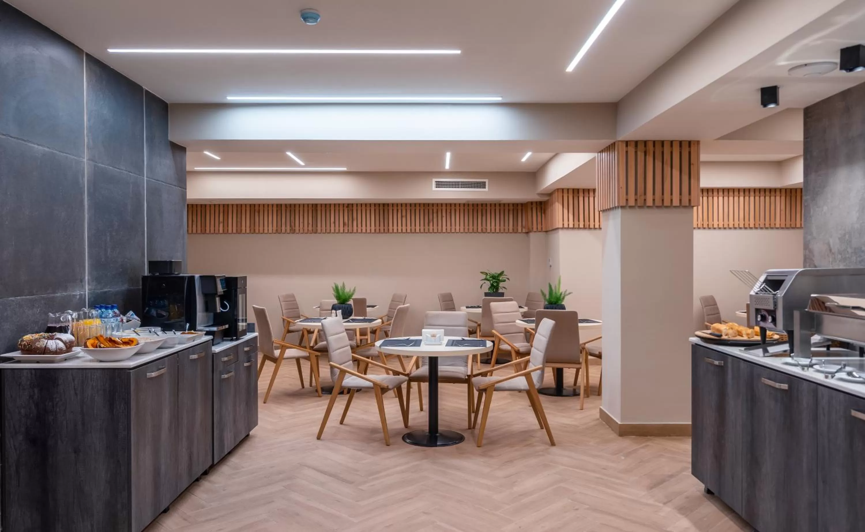 Restaurant/places to eat in Bridge Hotel