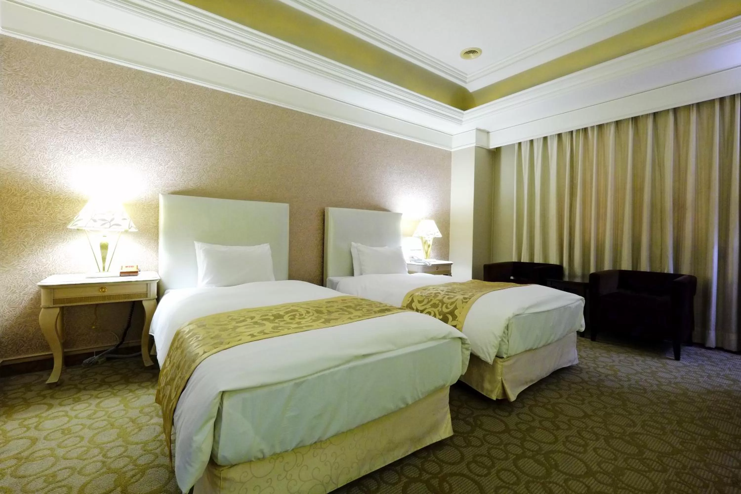 Photo of the whole room, Bed in F Hotel - Taichung