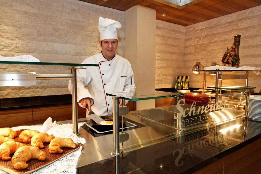 Kitchen/Kitchenette in Landhotel Schneider