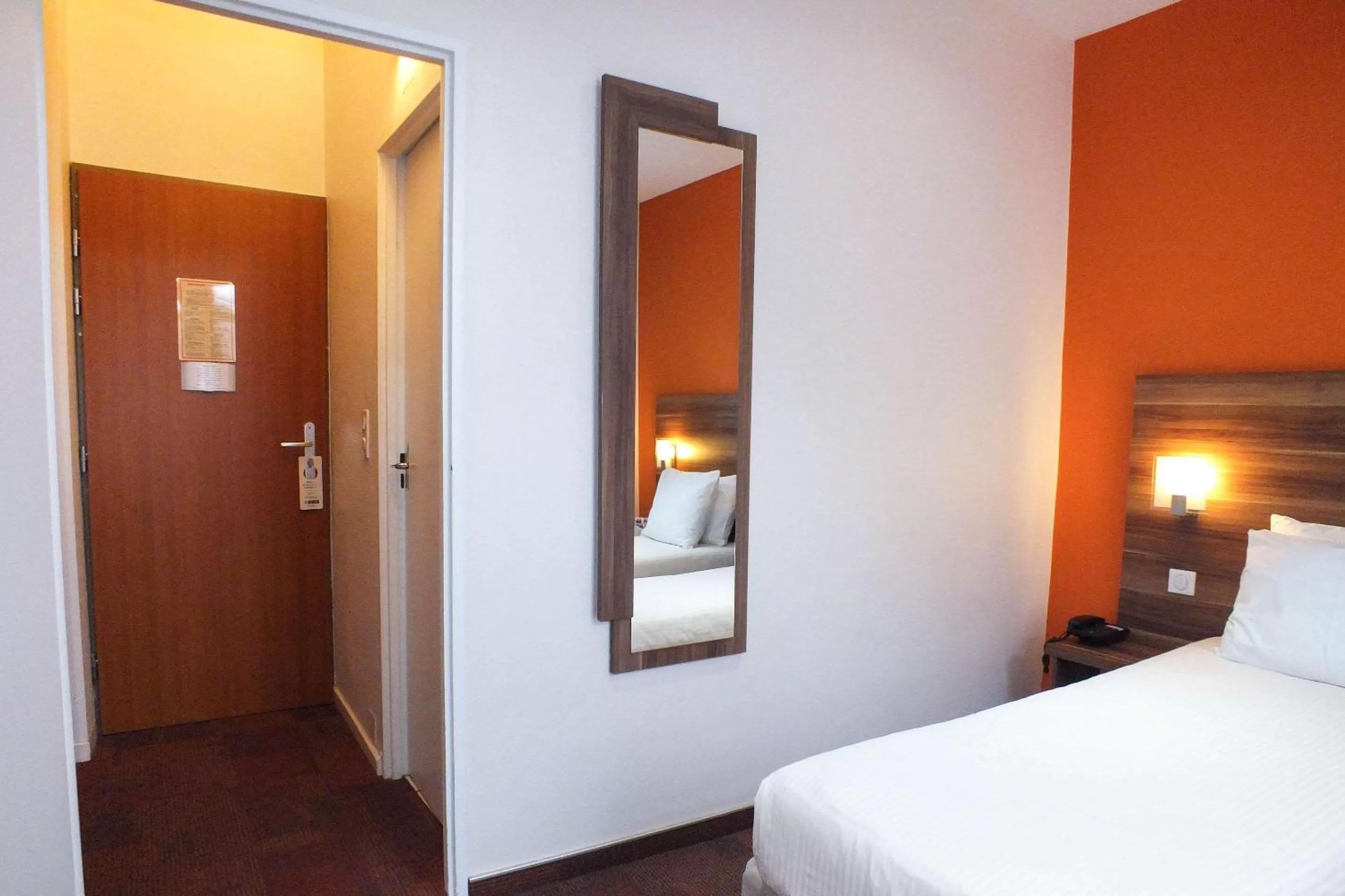 Photo of the whole room in Hotel Cecil Metz Gare