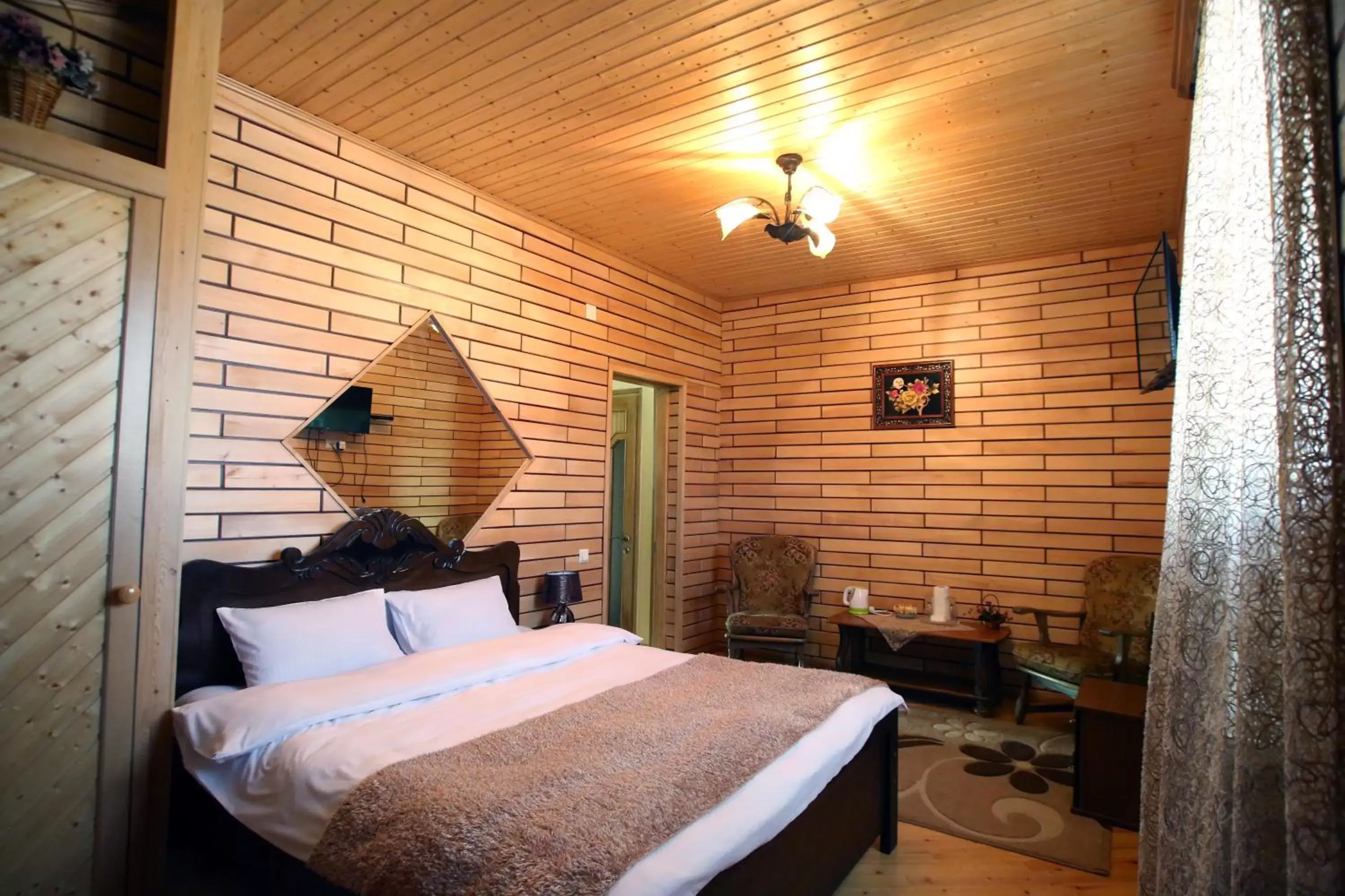 Large Double Room in Hotel Harmony Large Double Room in Hotel Harmony