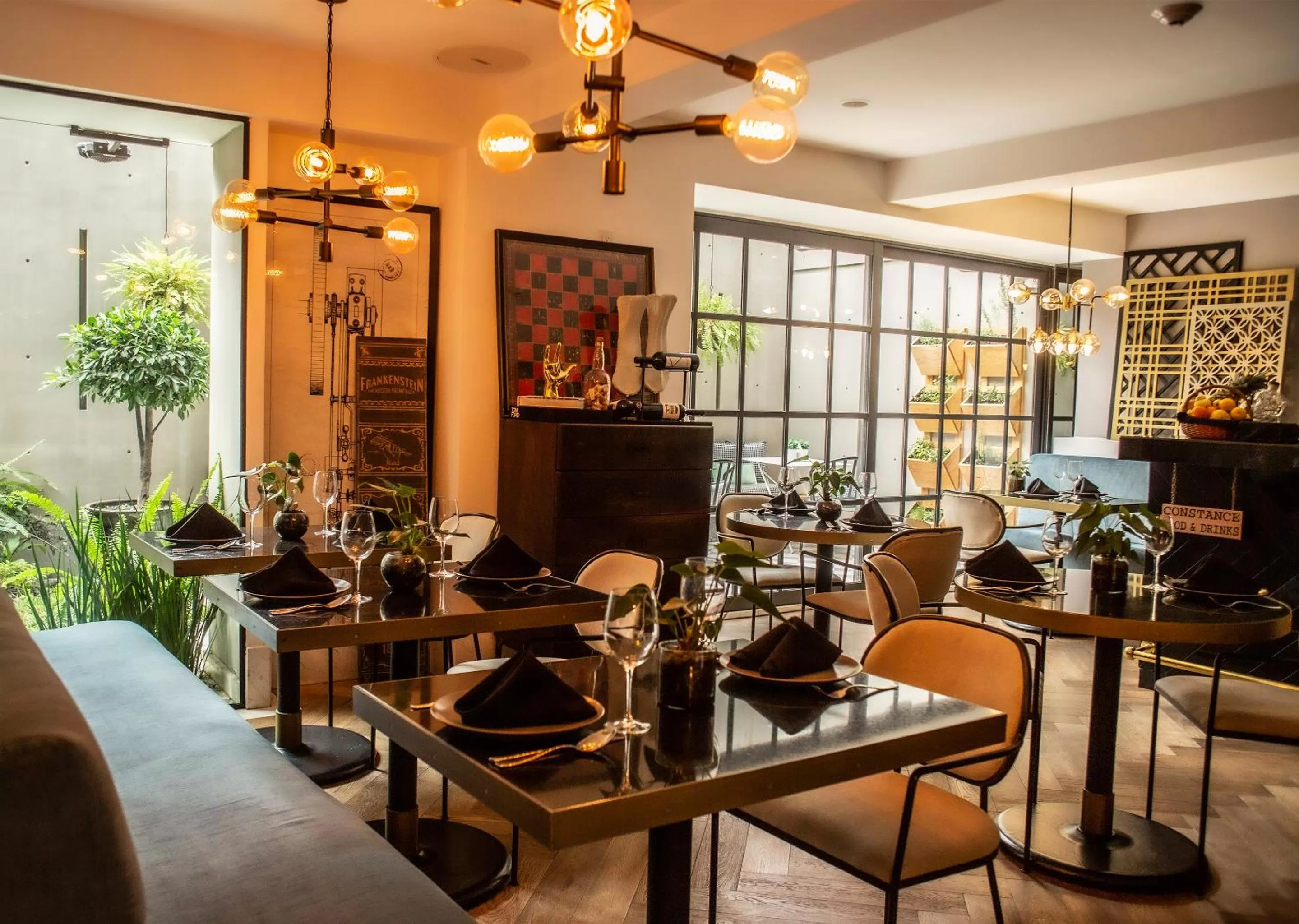 Restaurant/places to eat in The Wild Oscar